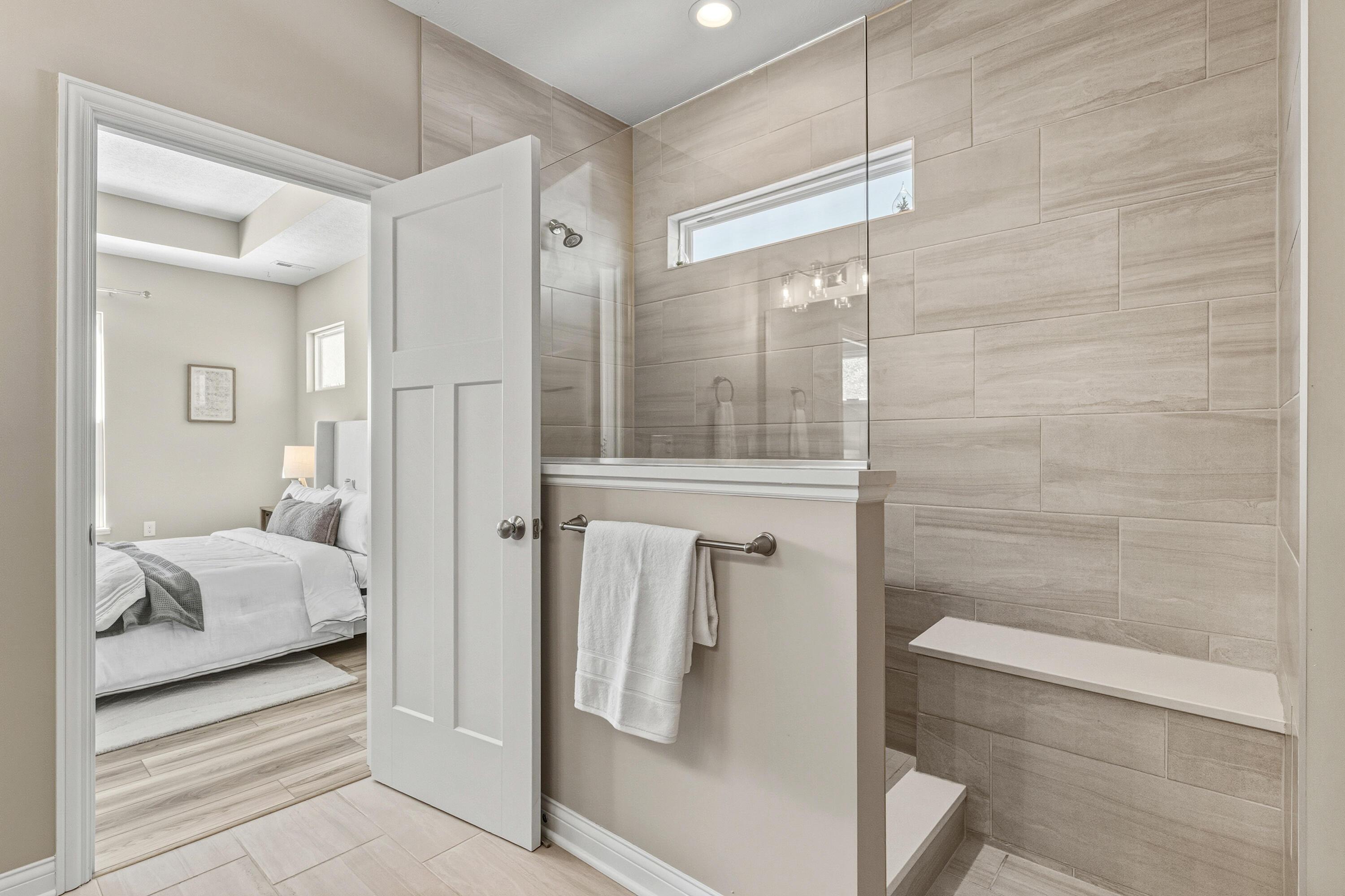 5552 Jessica Lane W