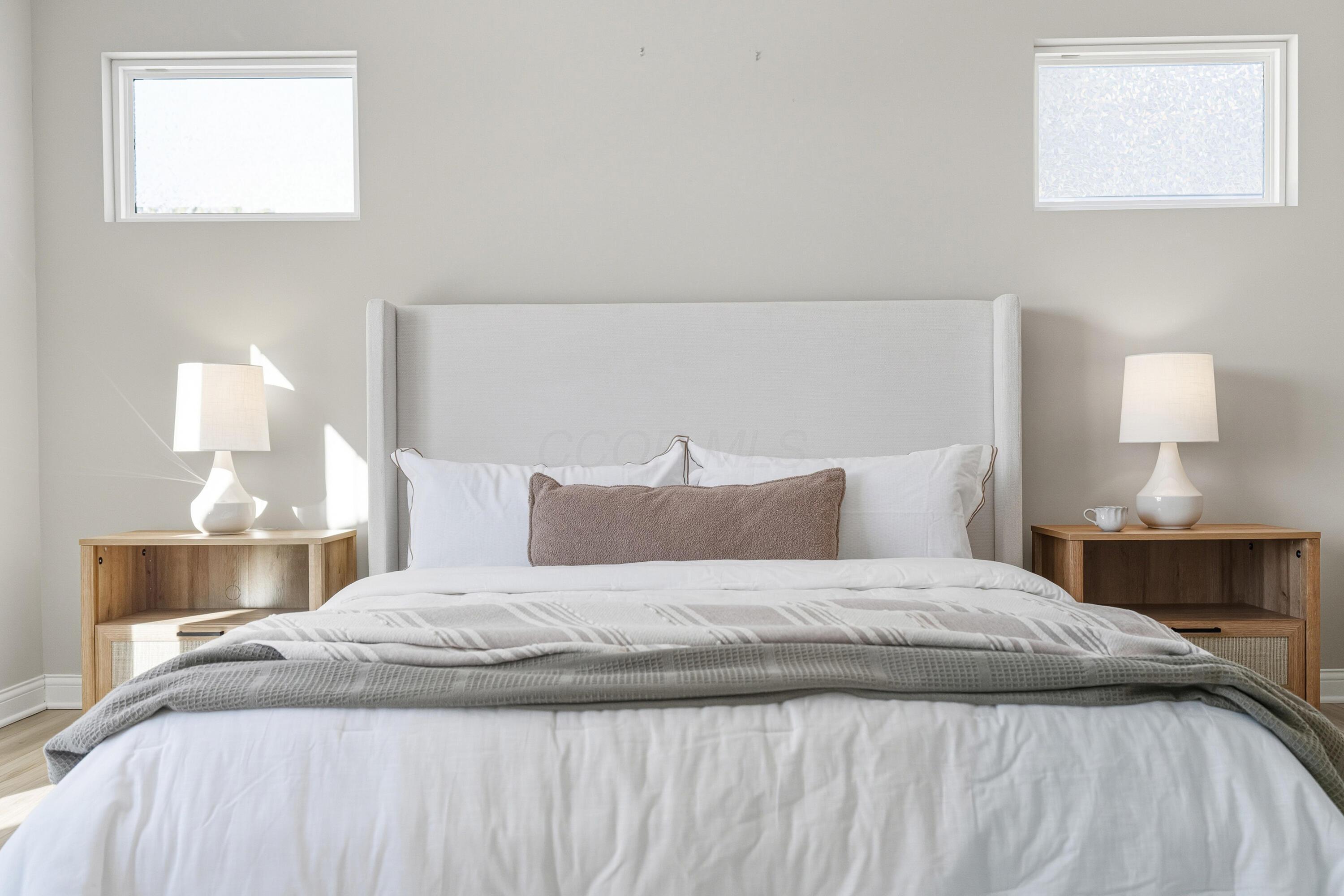 5552 Jessica Lane W