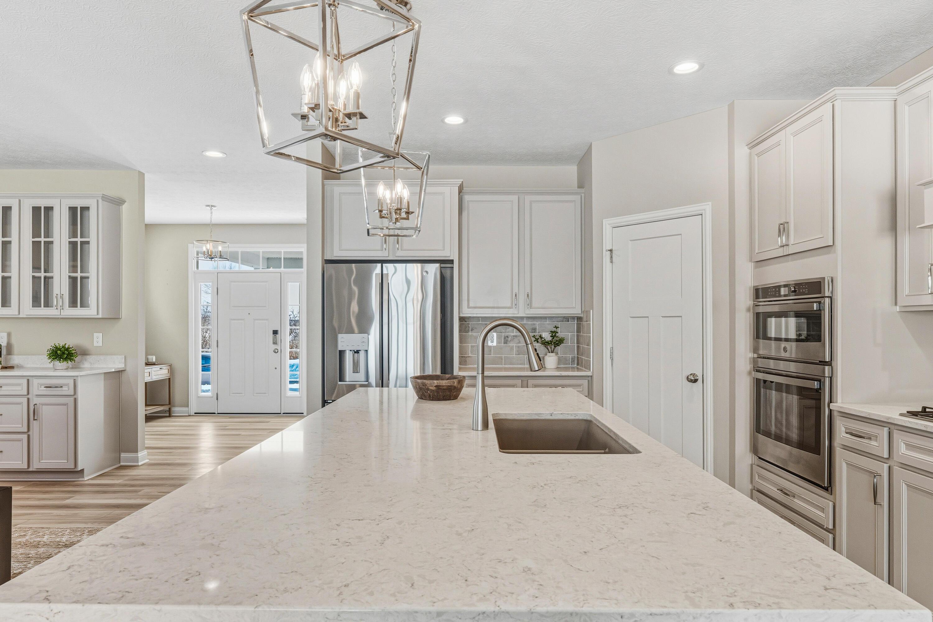 5552 Jessica Lane W