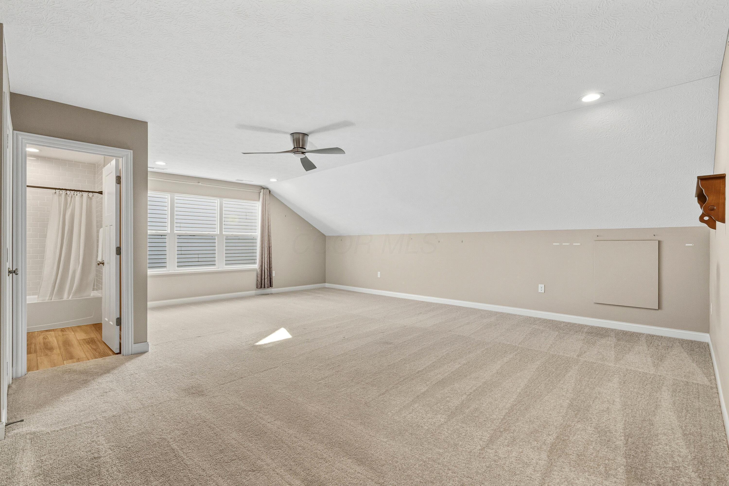 5552 Jessica Lane W