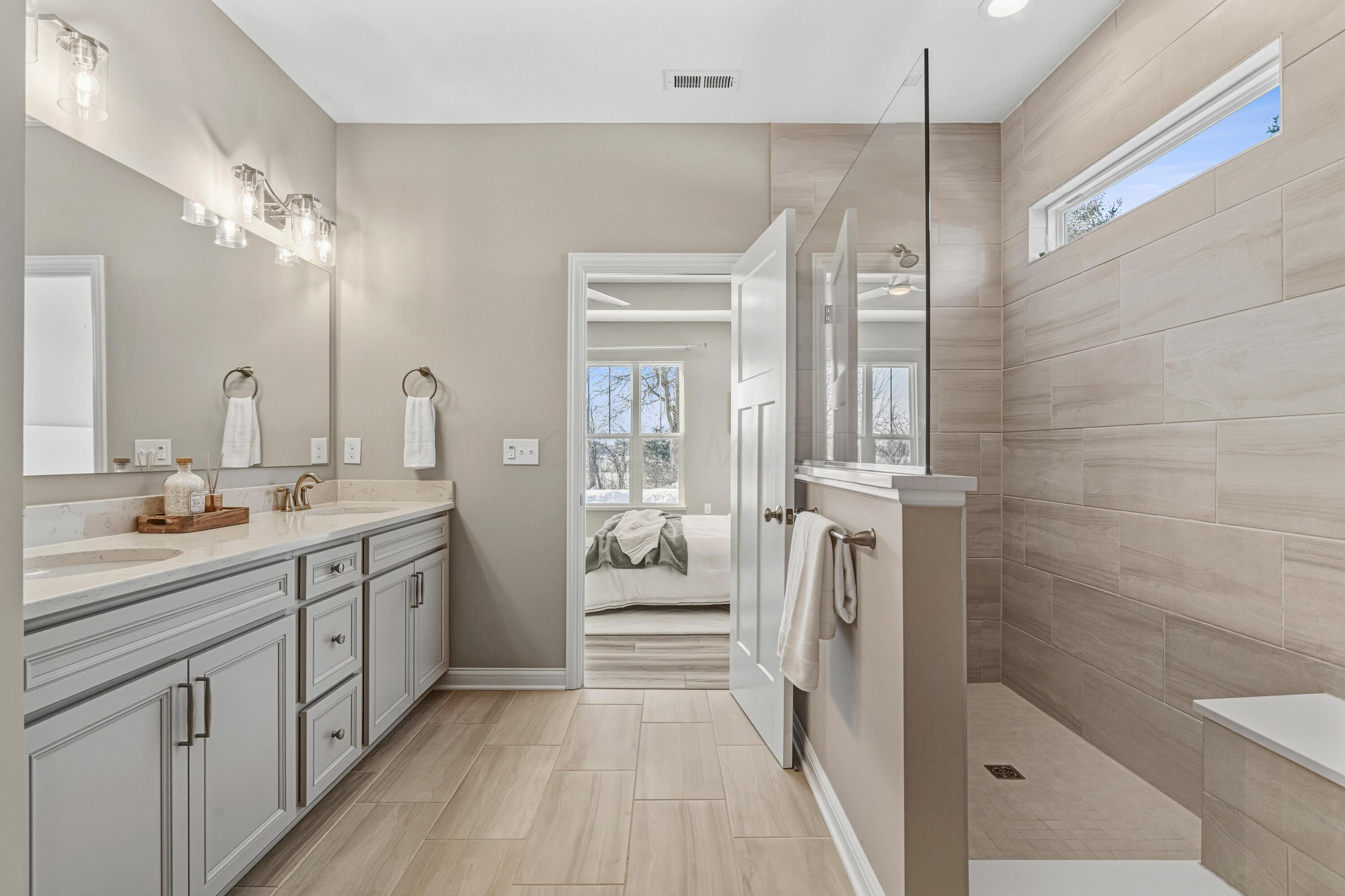 5552 Jessica Lane W