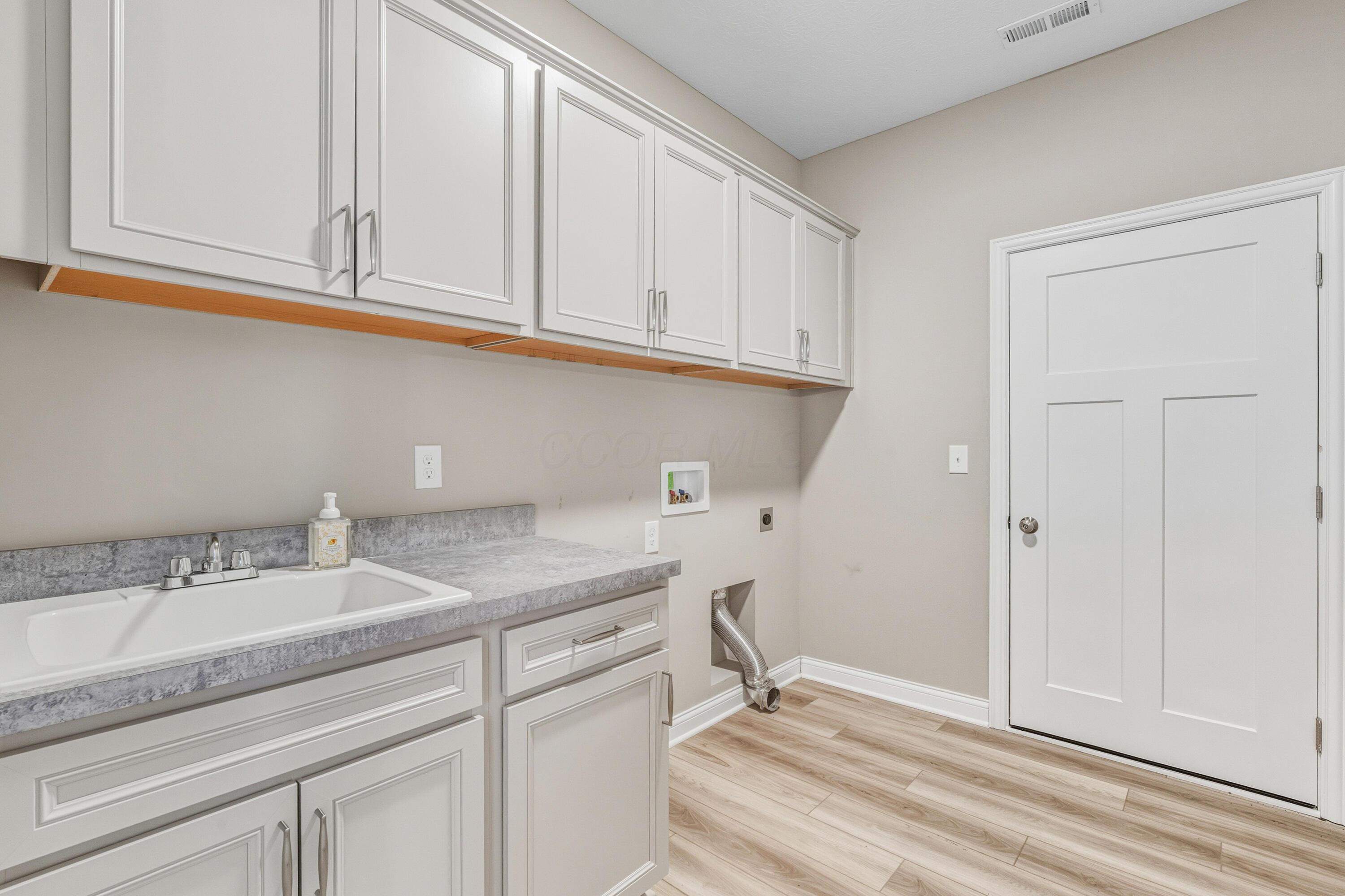5552 Jessica Lane W