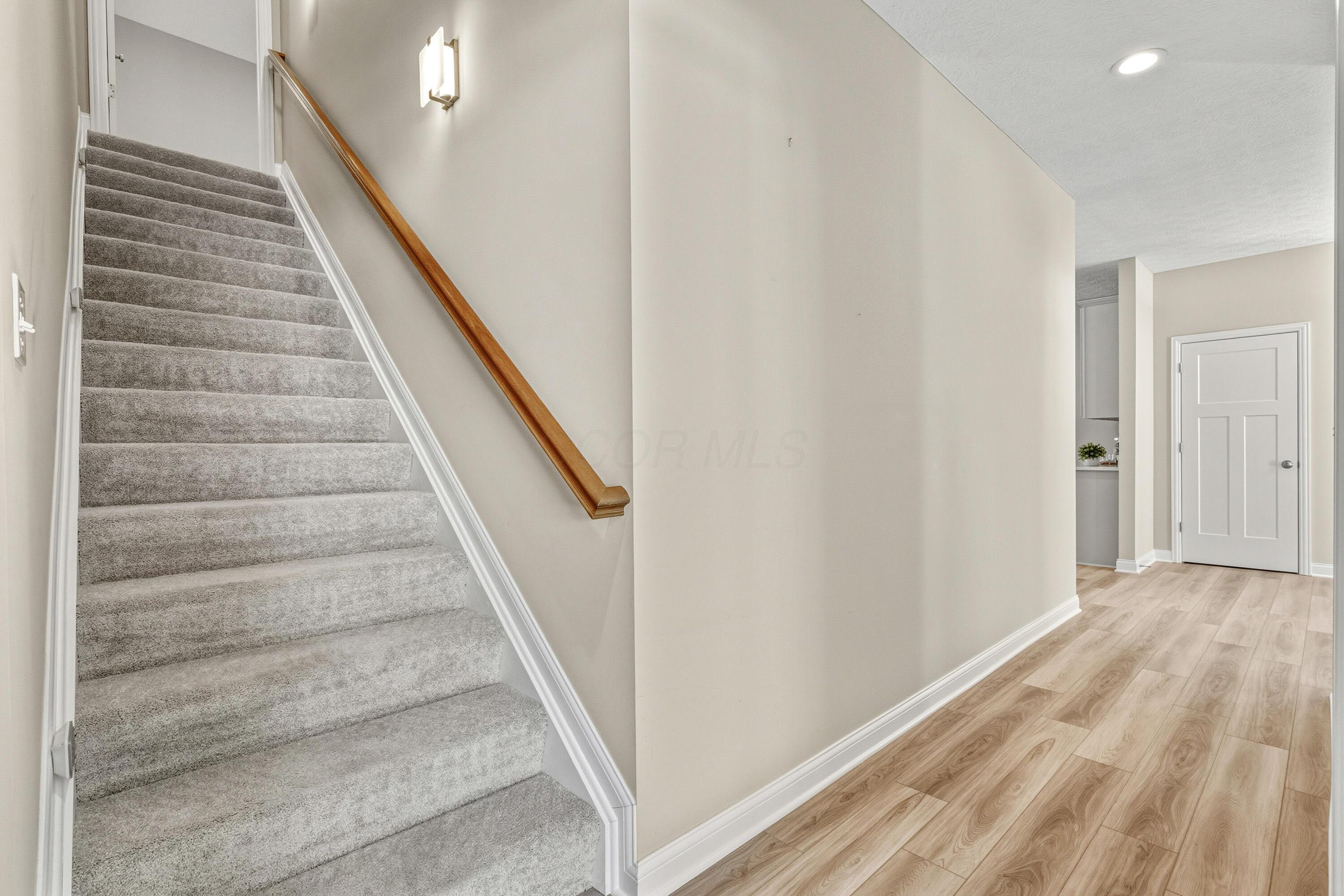 5552 Jessica Lane W