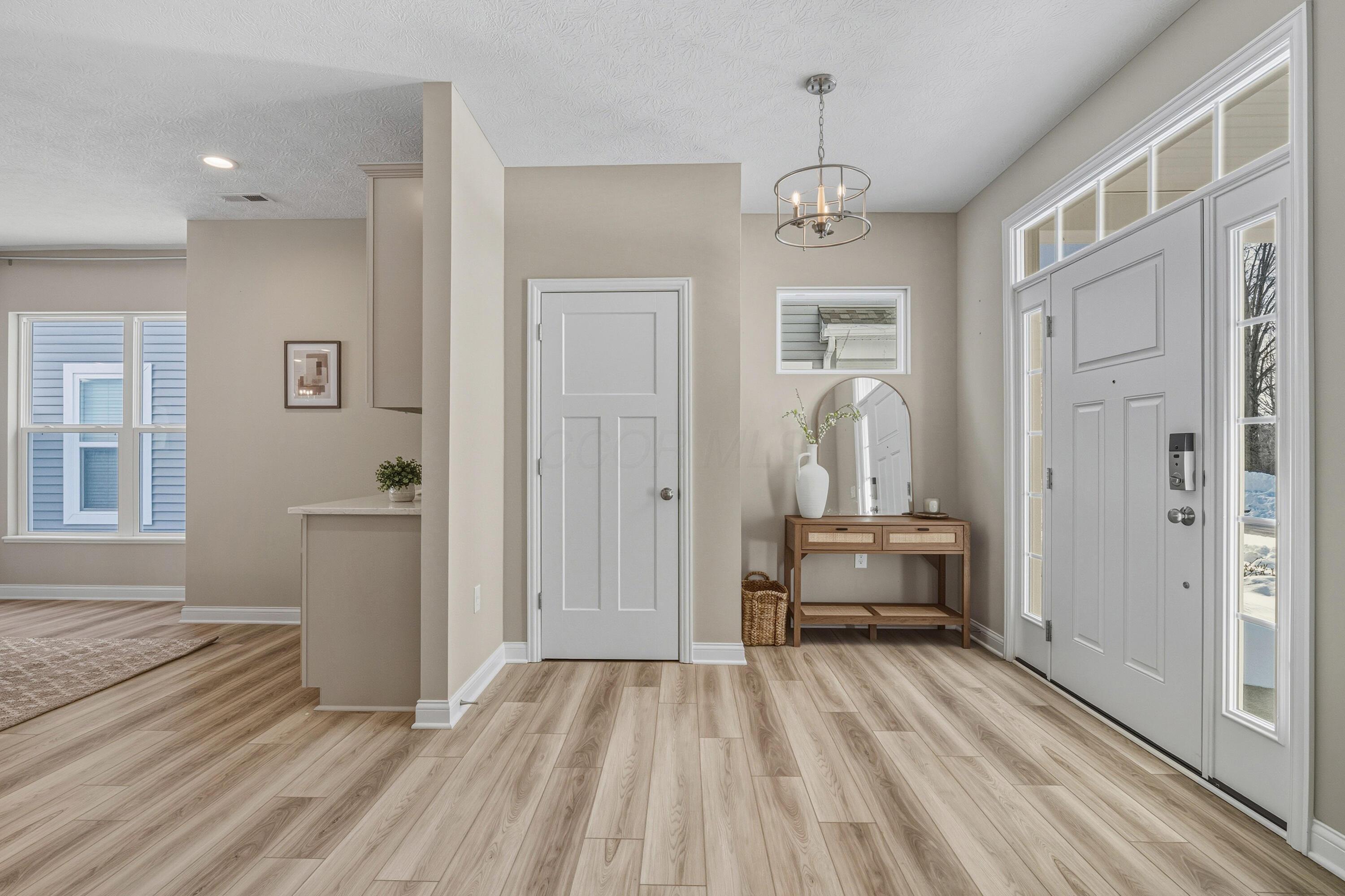 5552 Jessica Lane W