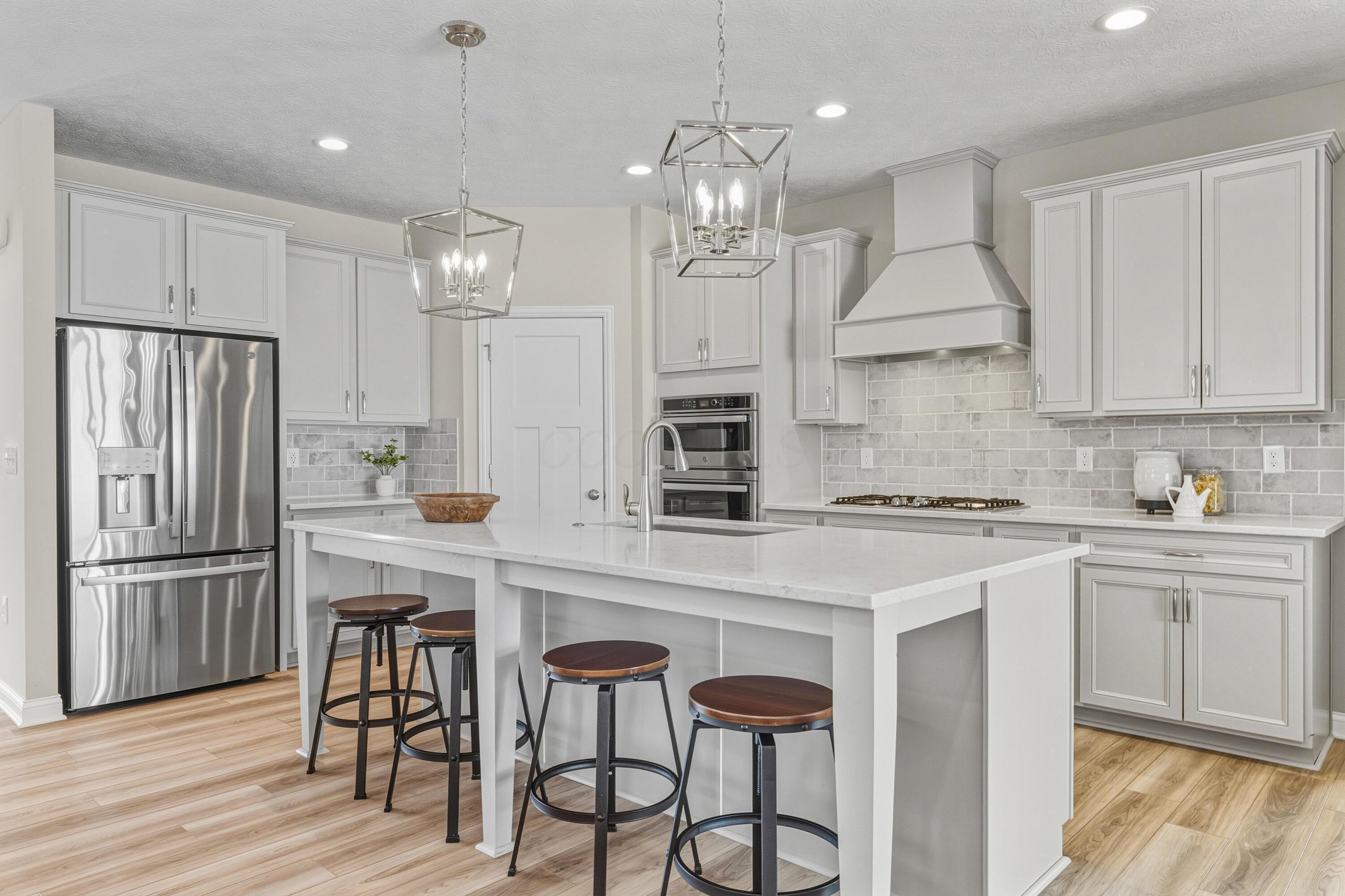 5552 Jessica Lane W