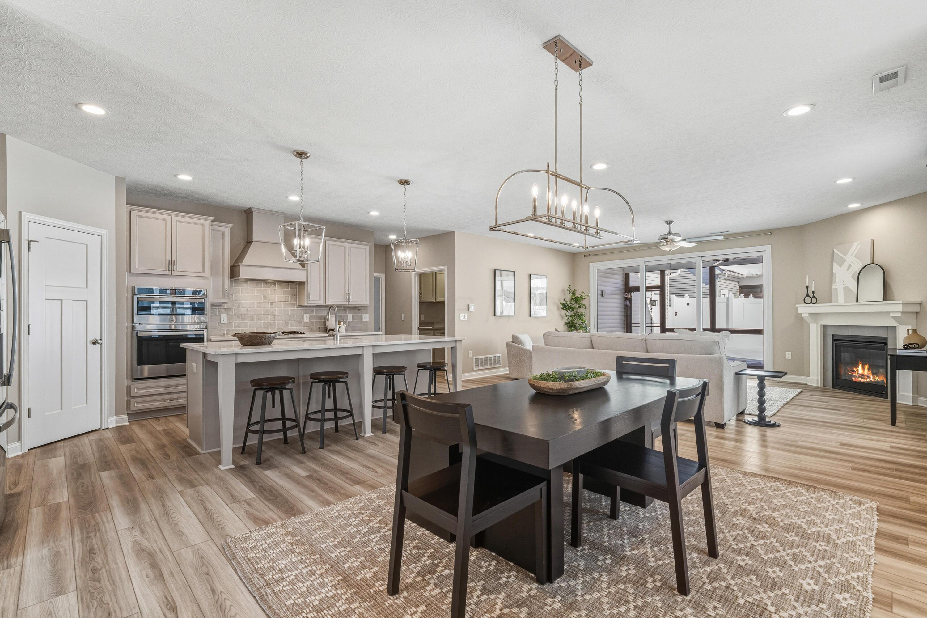 5552 Jessica Lane W