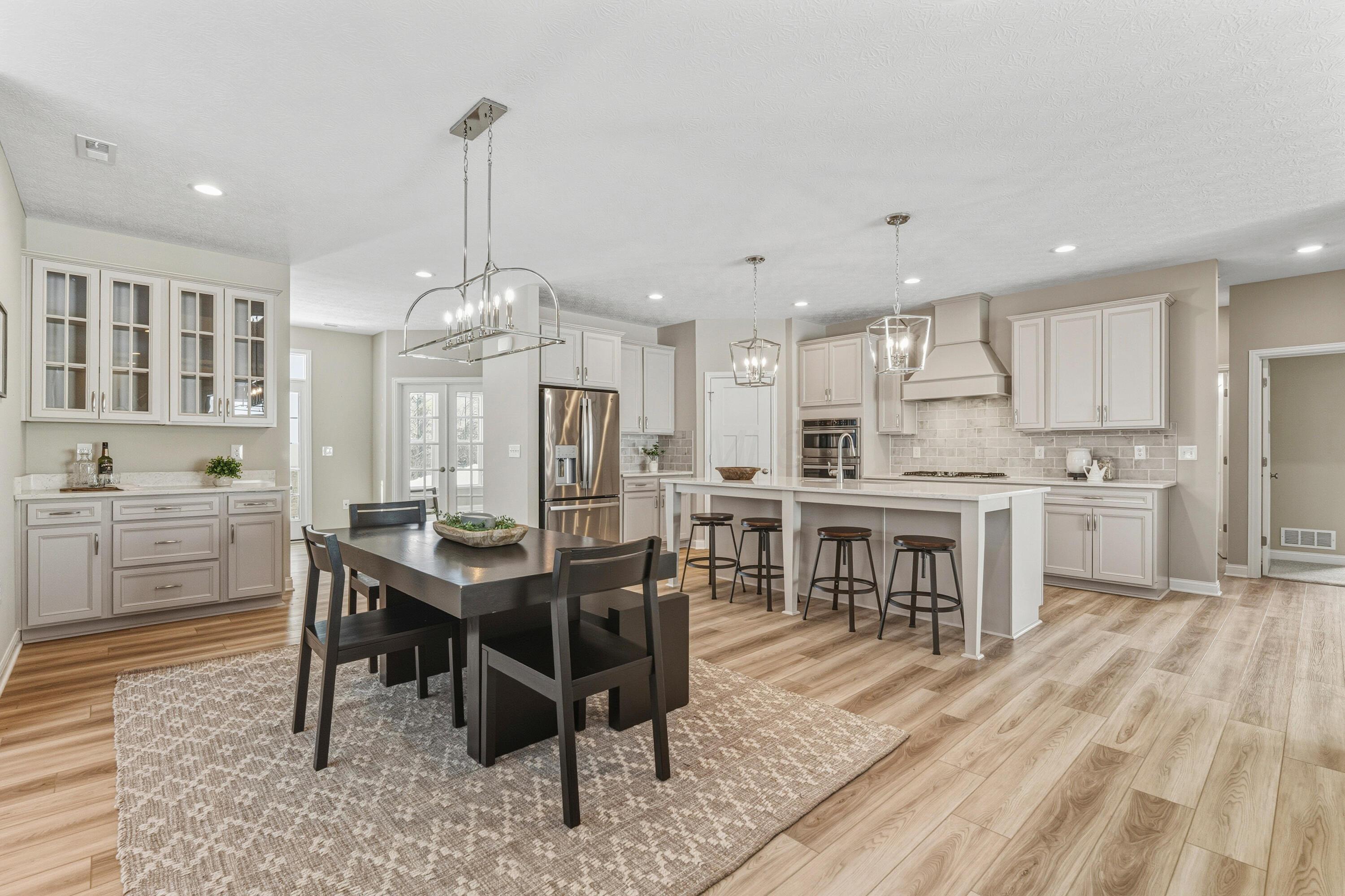 5552 Jessica Lane W
