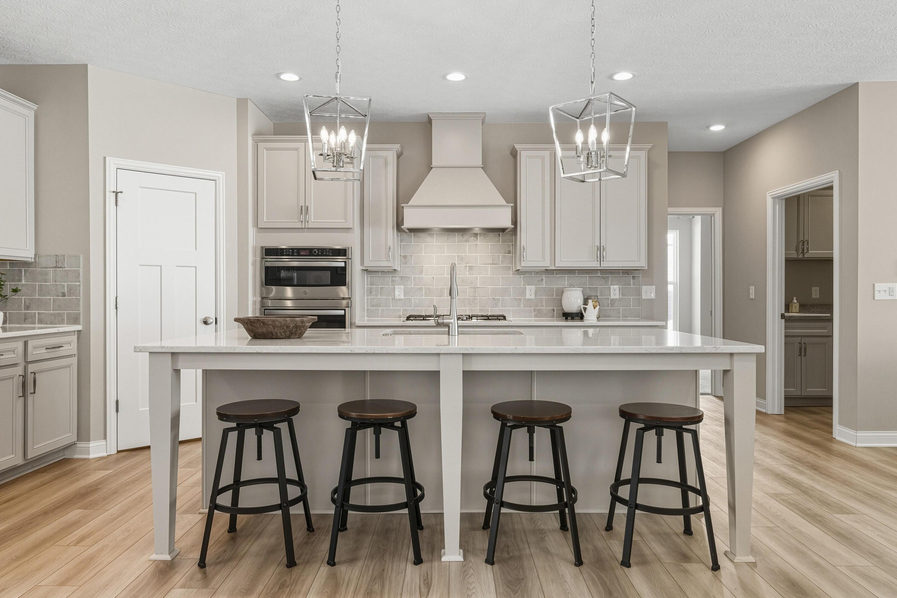 5552 Jessica Lane W