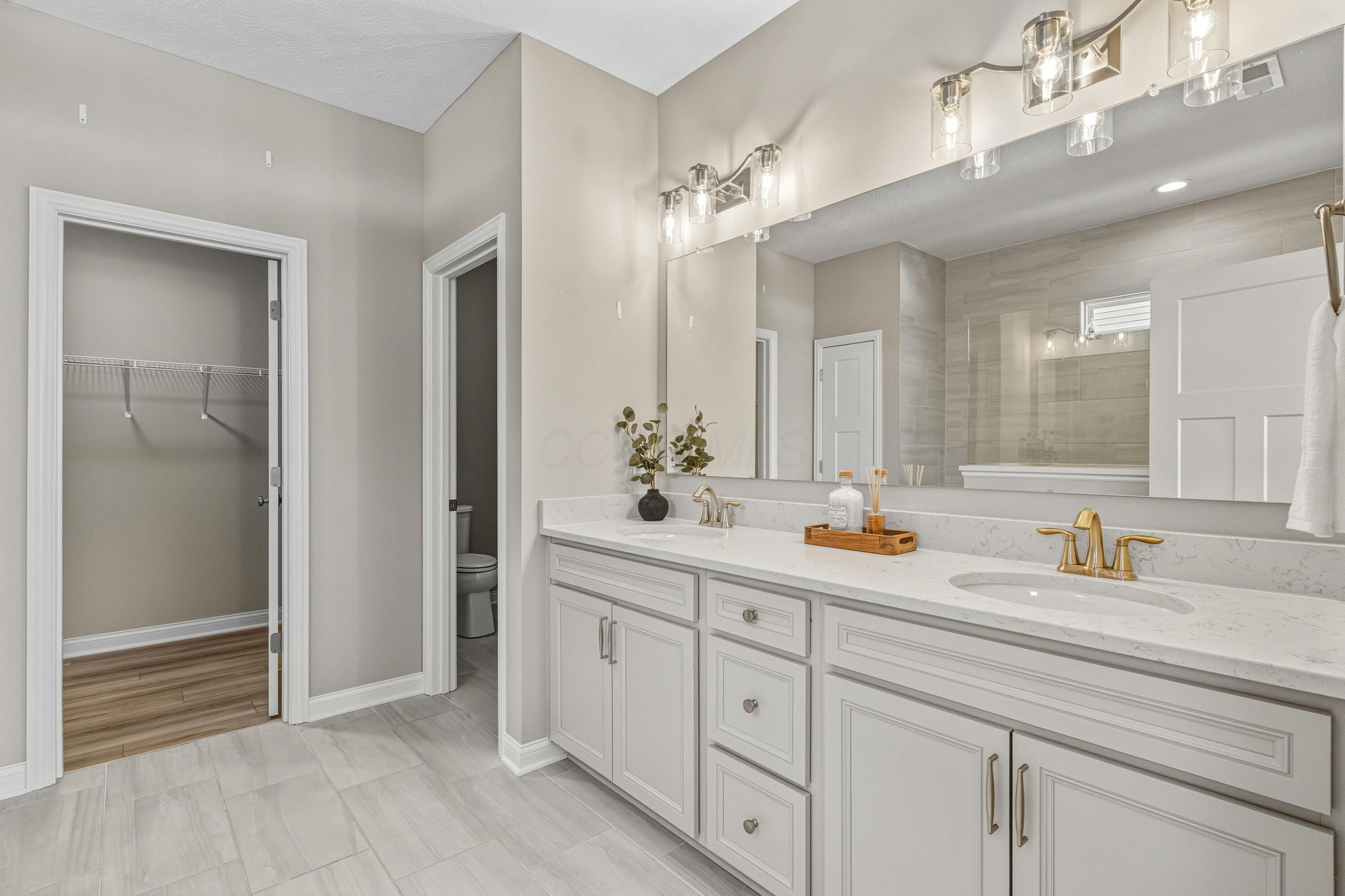 5552 Jessica Lane W