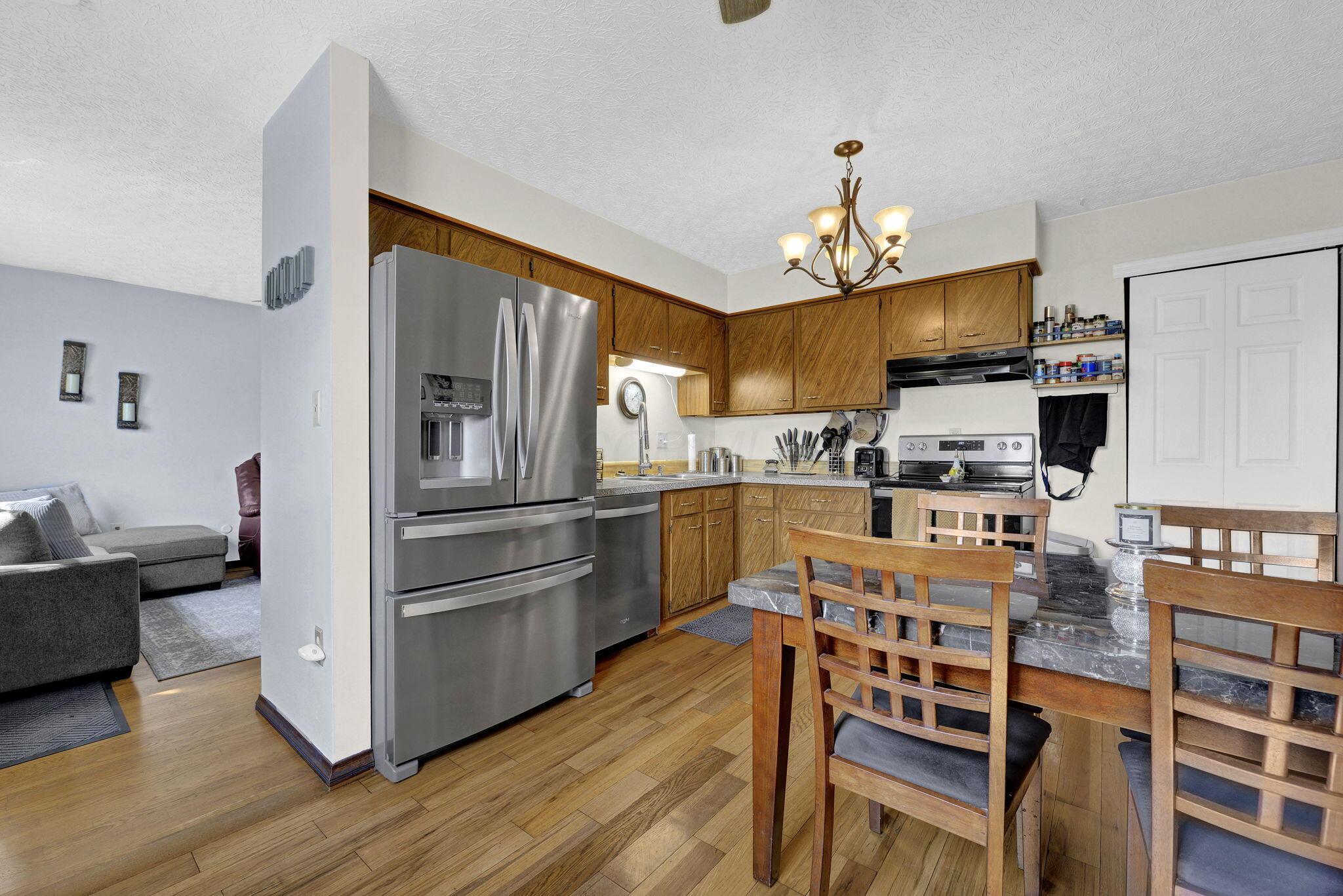 6558 Maple Way