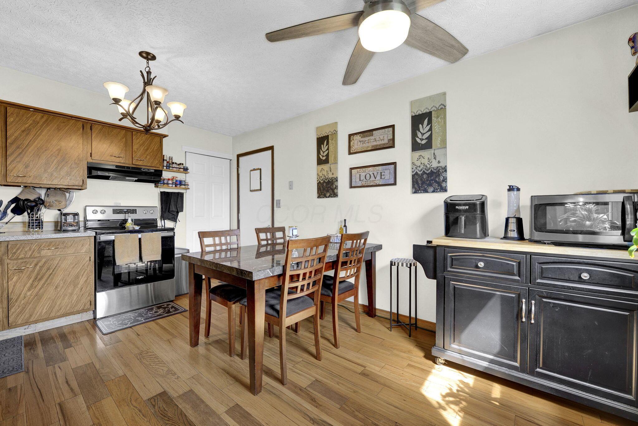 6558 Maple Way