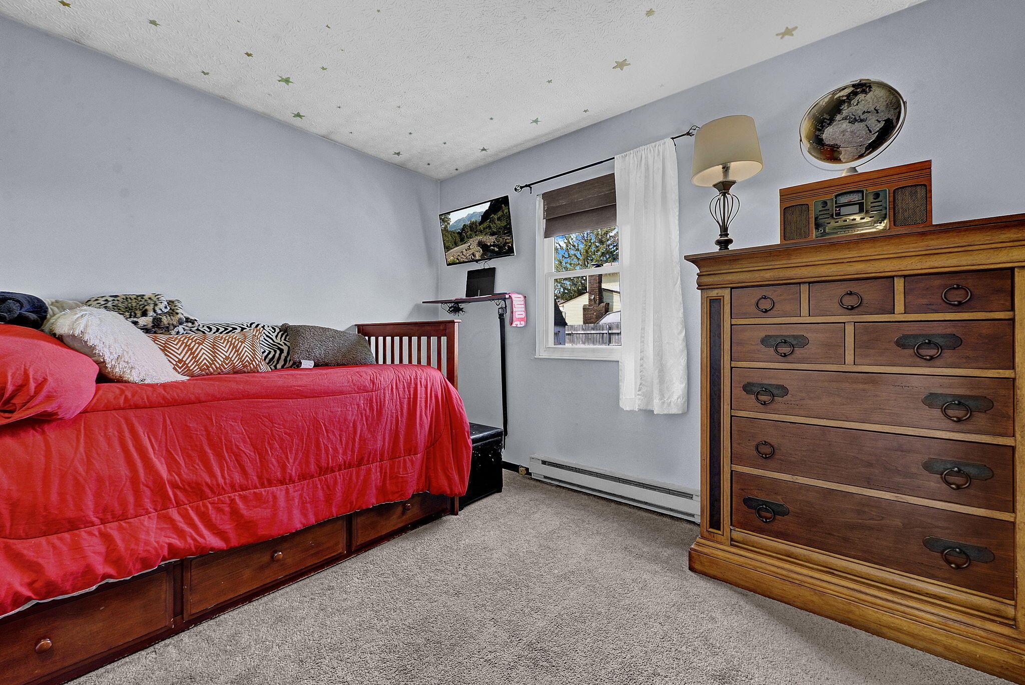 6558 Maple Way