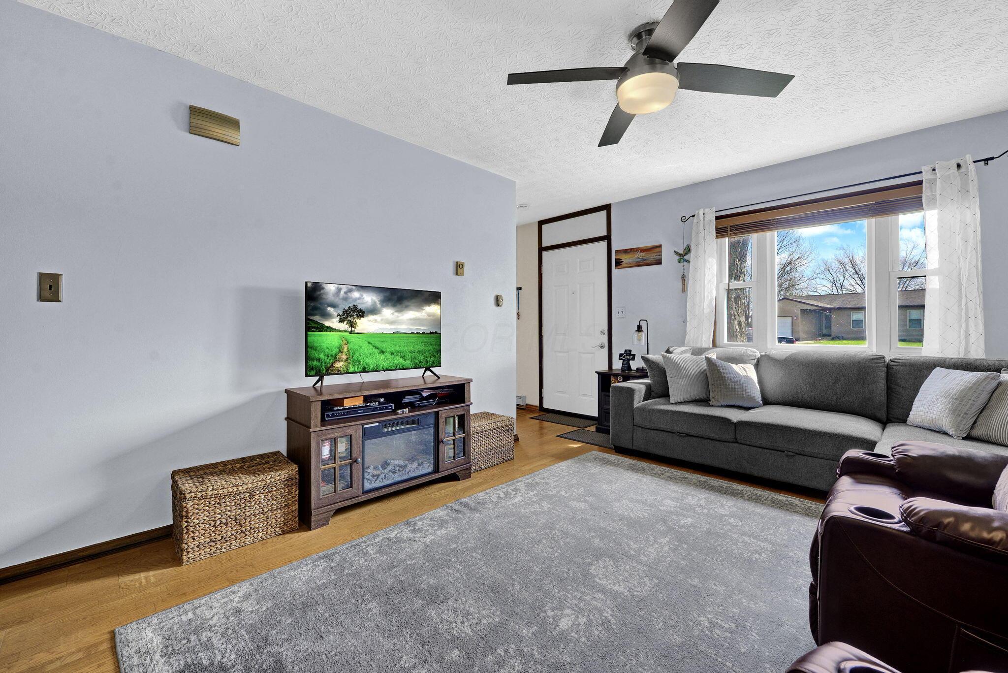 6558 Maple Way