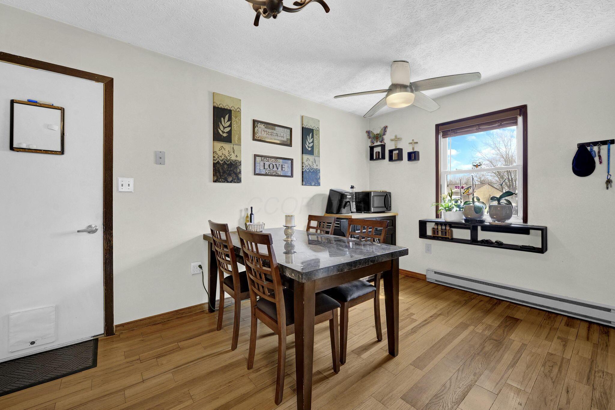 6558 Maple Way