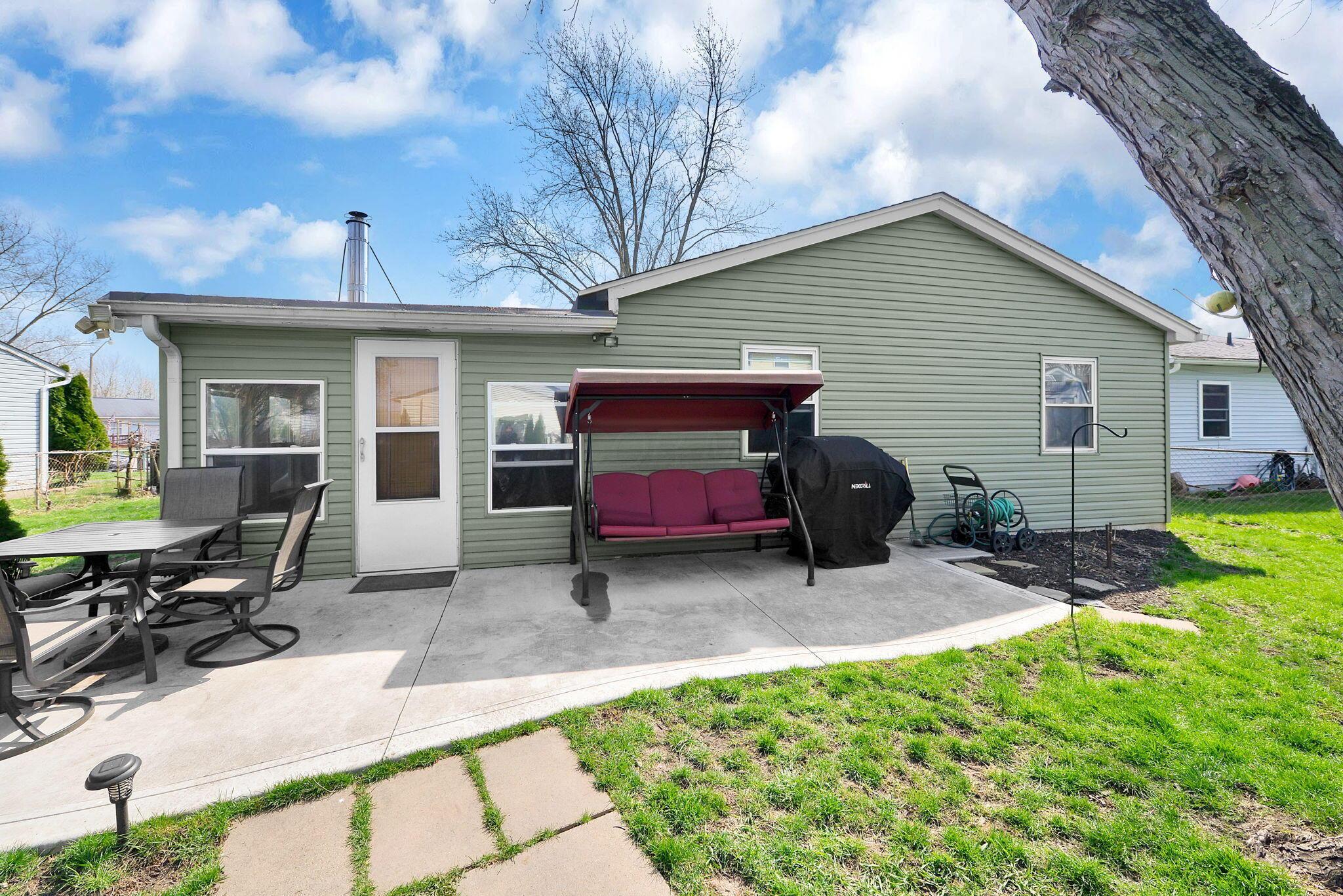 6558 Maple Way