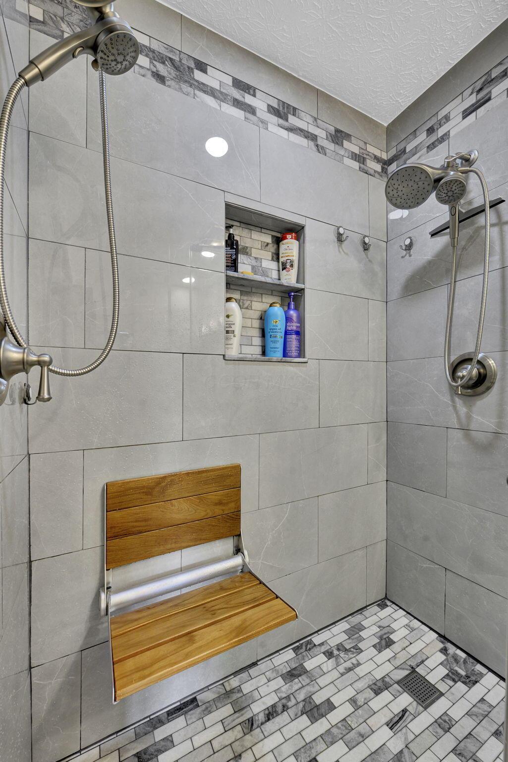 6558 Maple Way