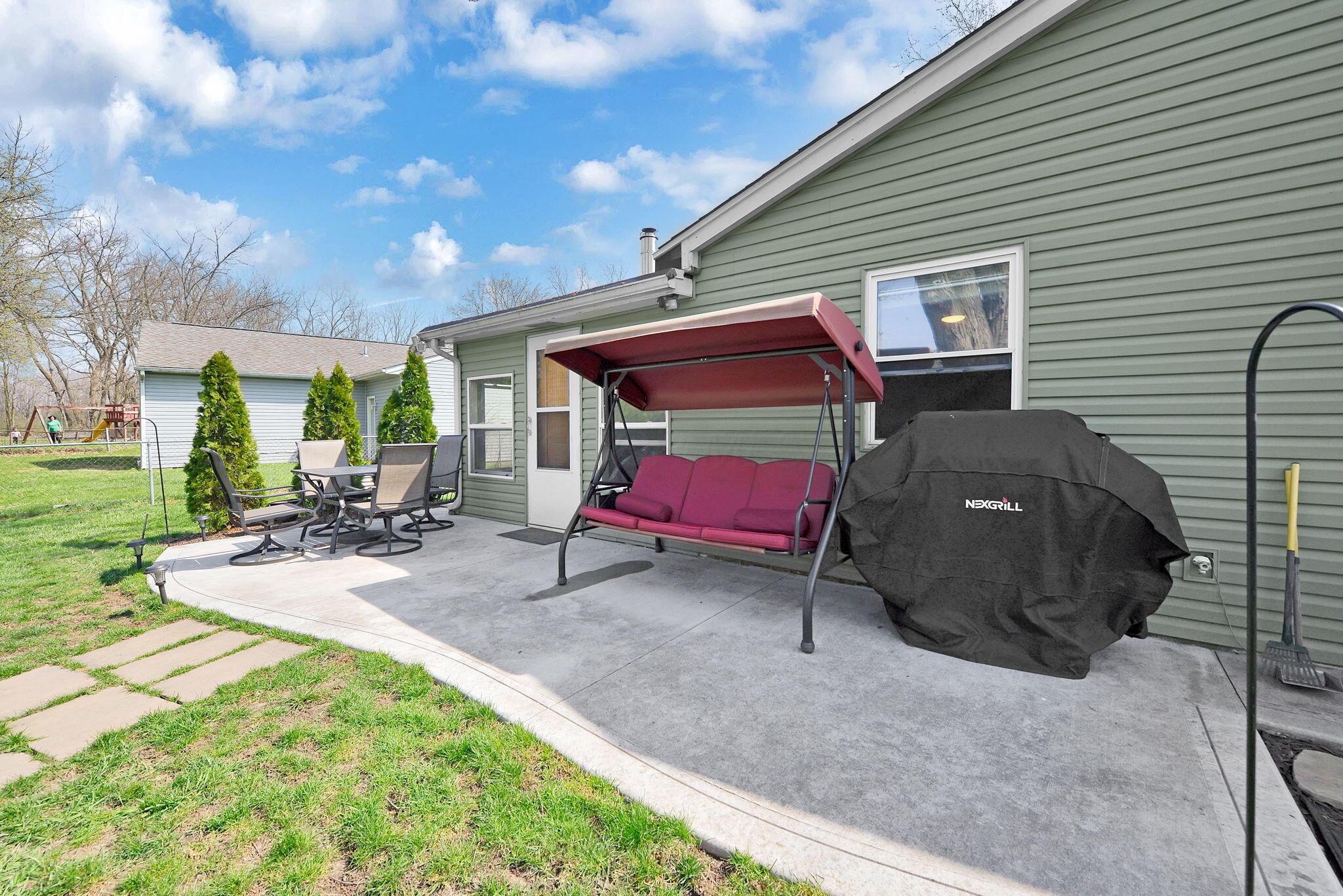 6558 Maple Way