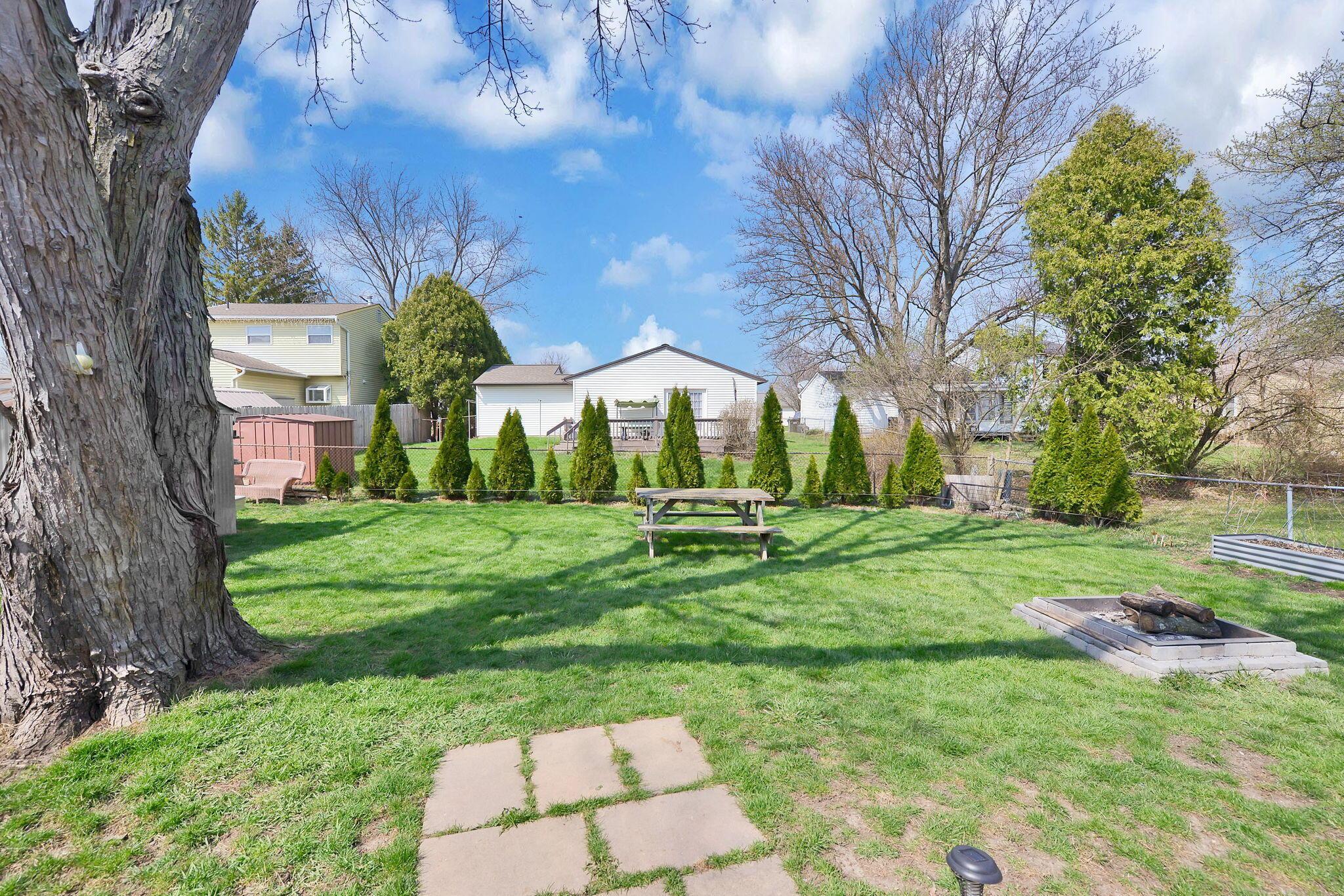 6558 Maple Way