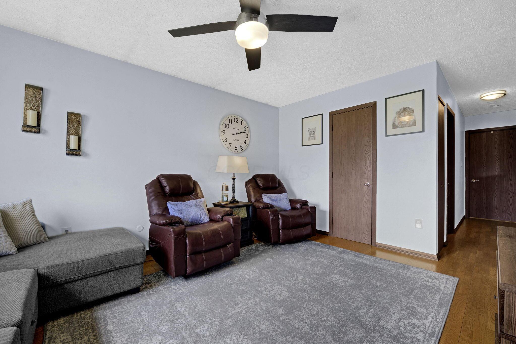6558 Maple Way