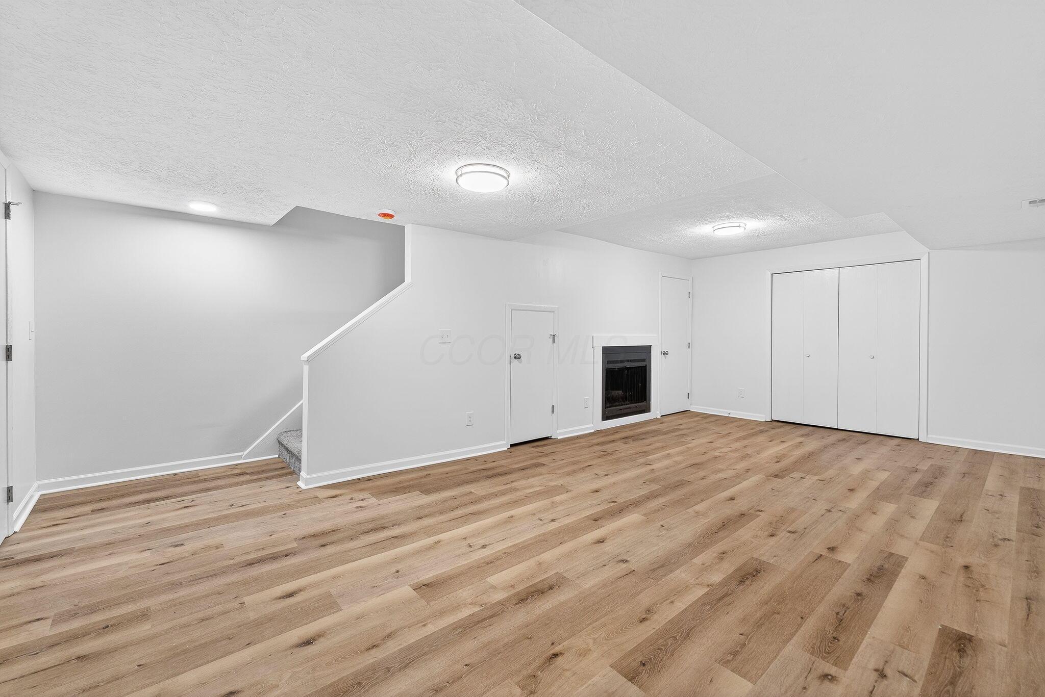 975 Hidden Acres Court, 975