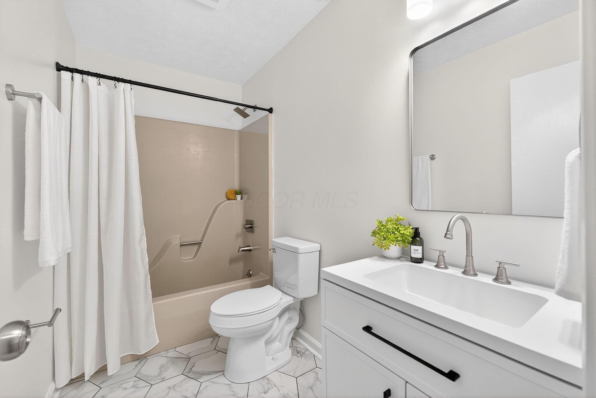 975 Hidden Acres Court, 975