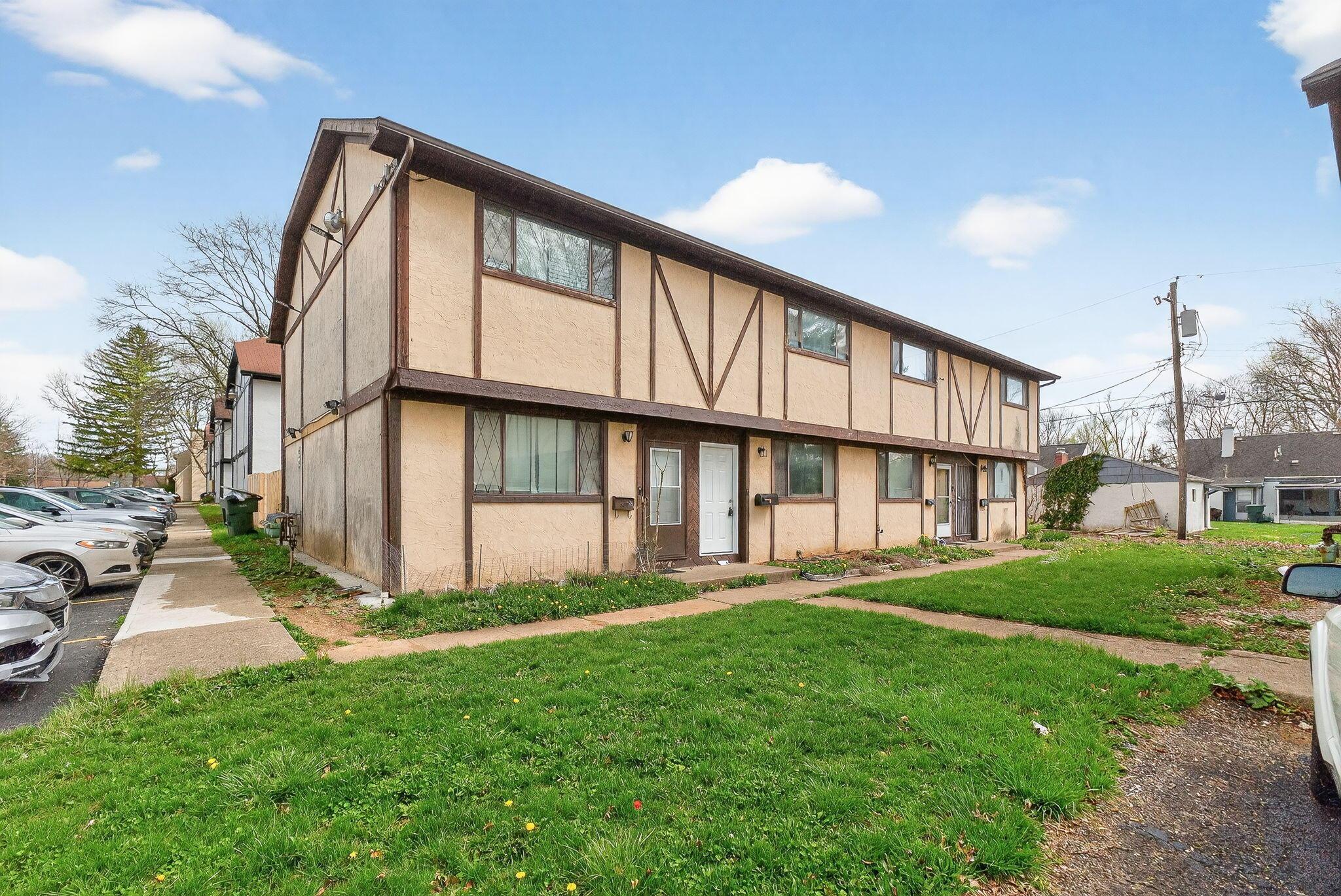 975 Hidden Acres Court, 975