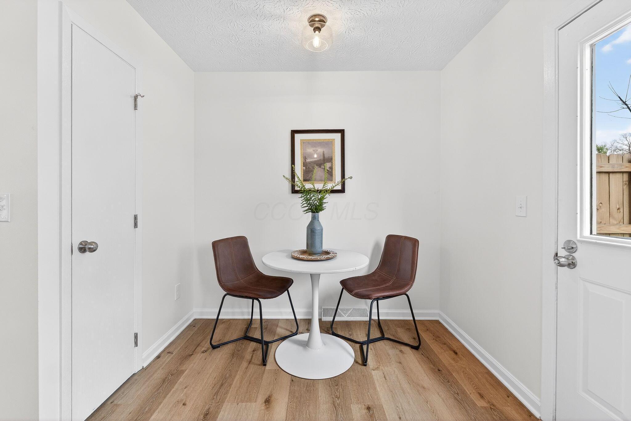 975 Hidden Acres Court, 975