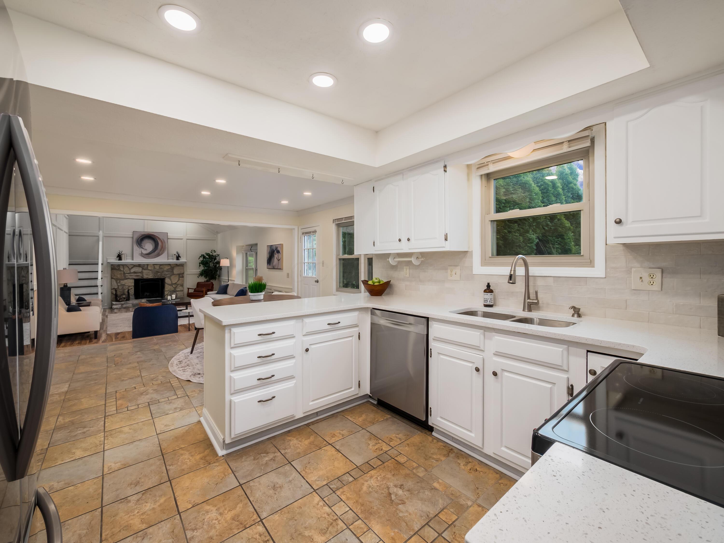 327 Whetstone Drive W