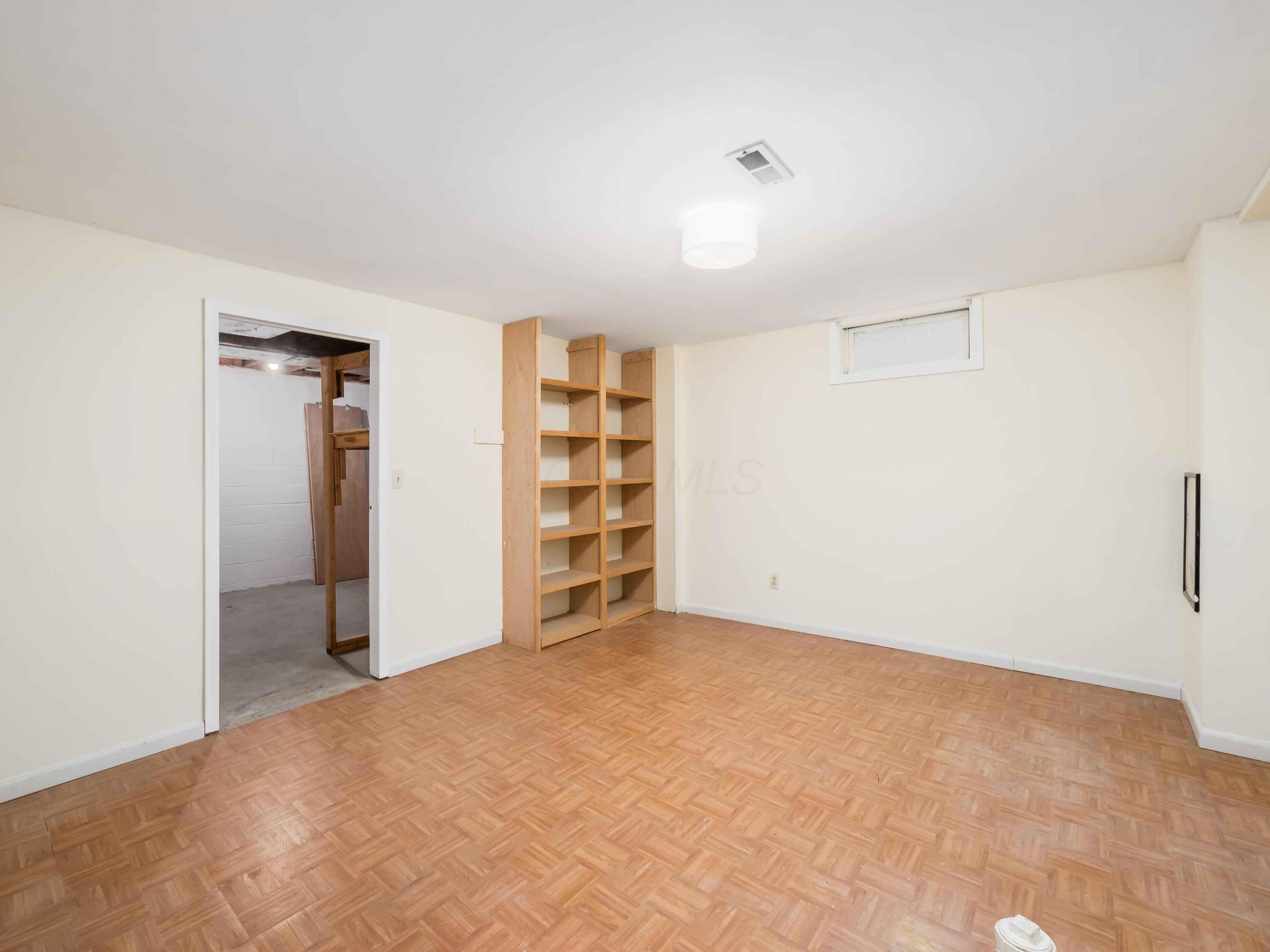 327 Whetstone Drive W