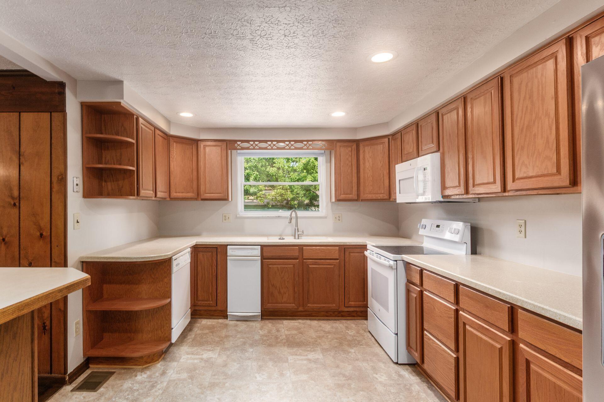 2220 Orinda Court