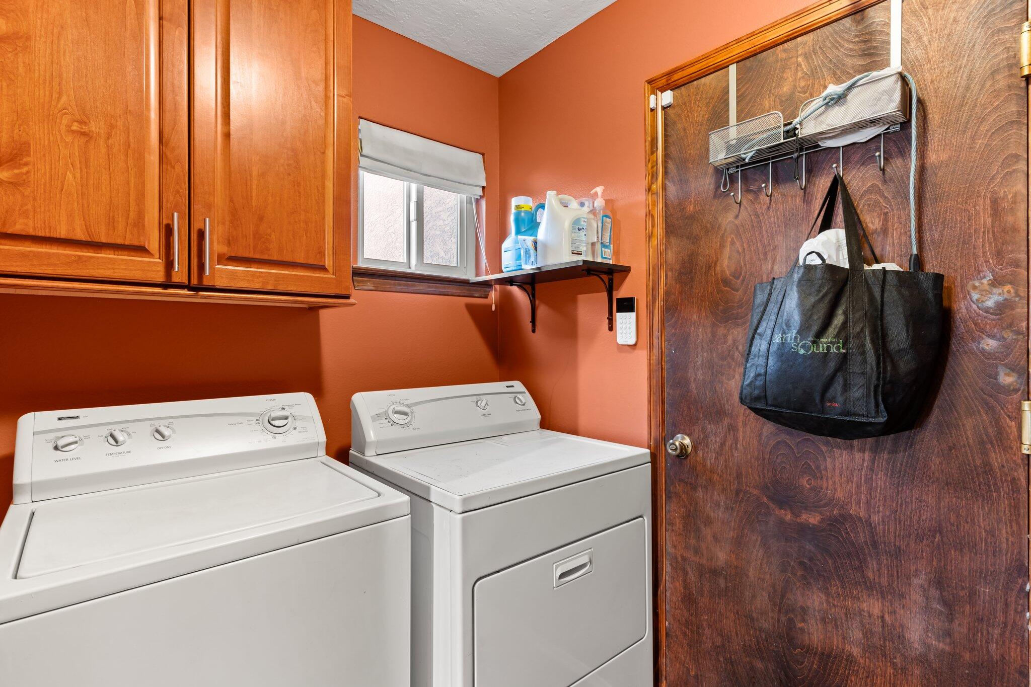 6031 Del Campo Place NE