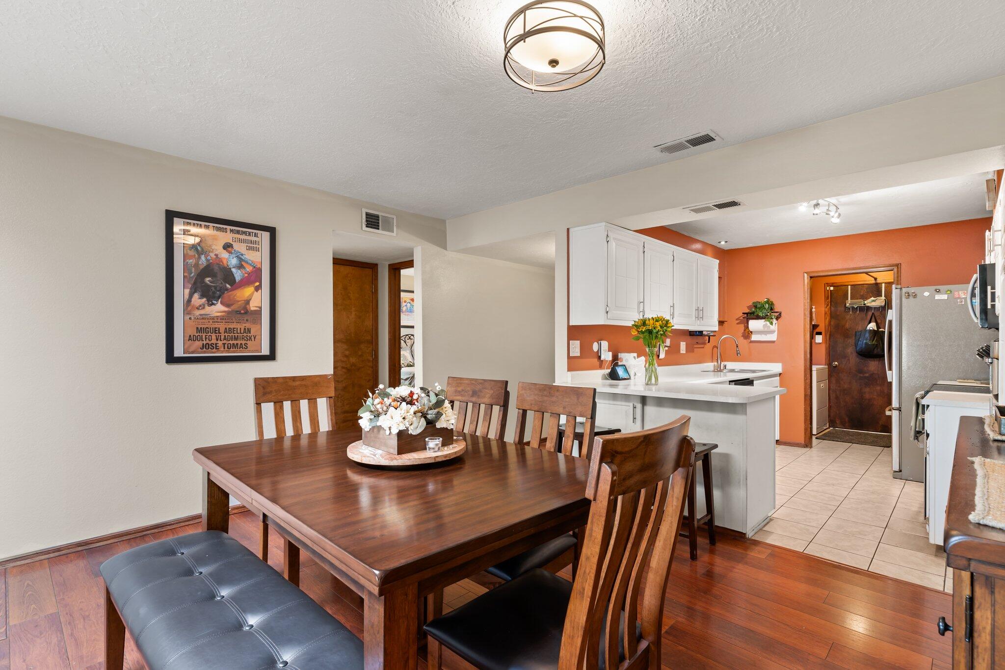 6031 Del Campo Place NE