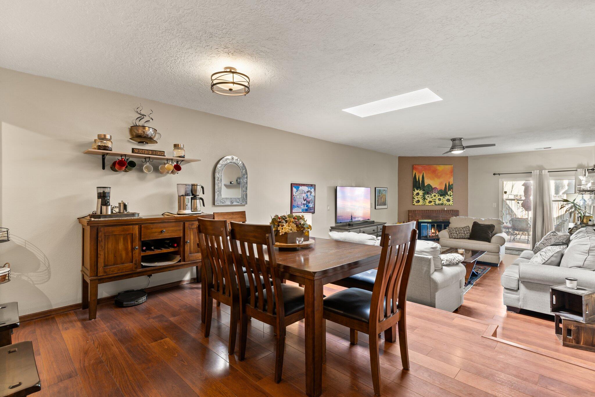 6031 Del Campo Place NE