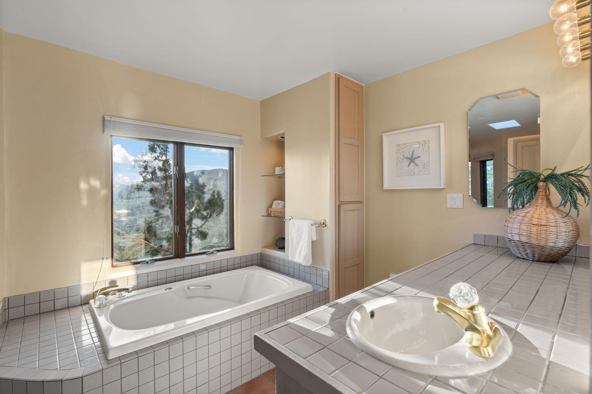 21 Tierra Monte Street NE