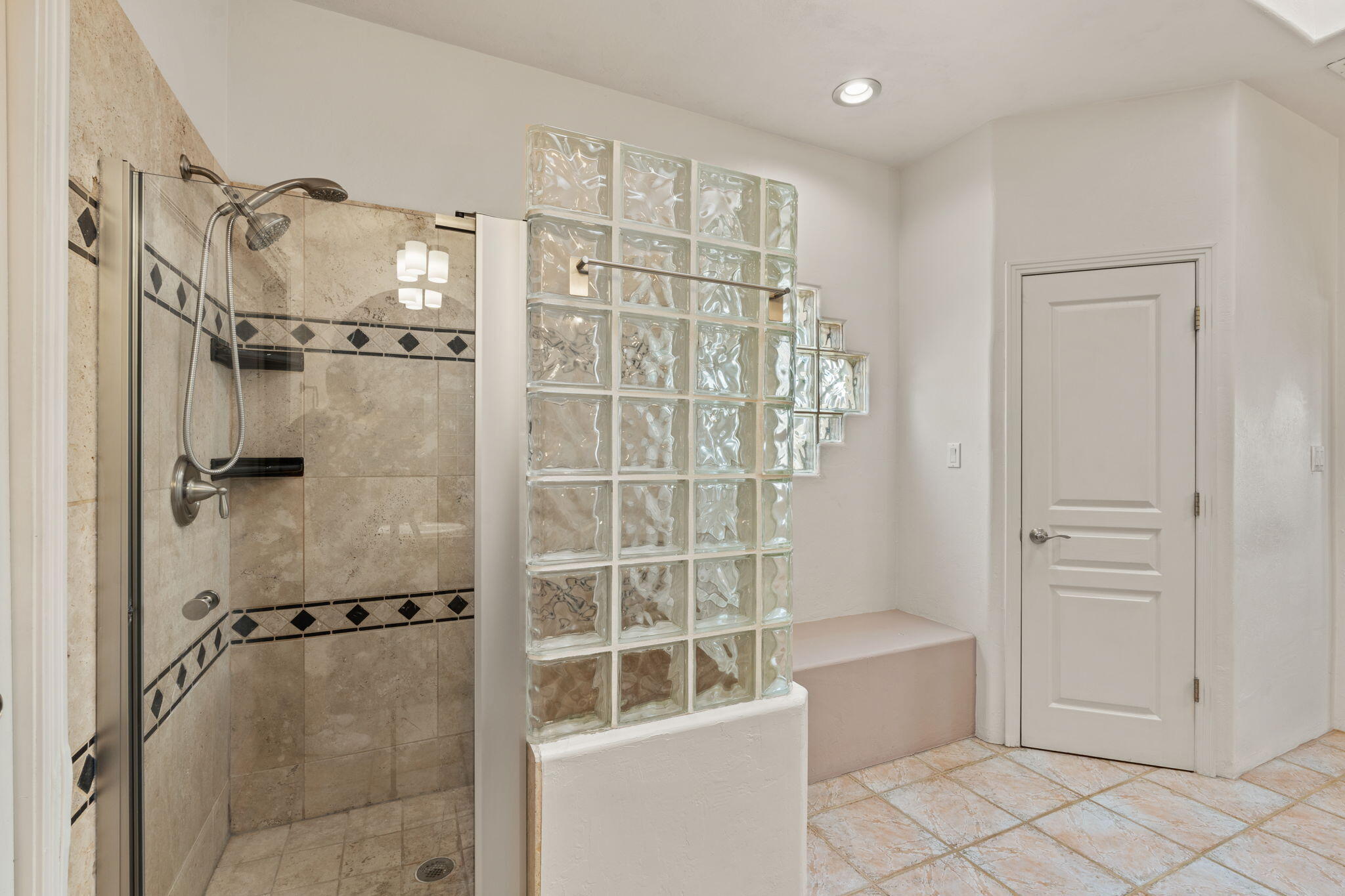 6012 Cardigan Court NW