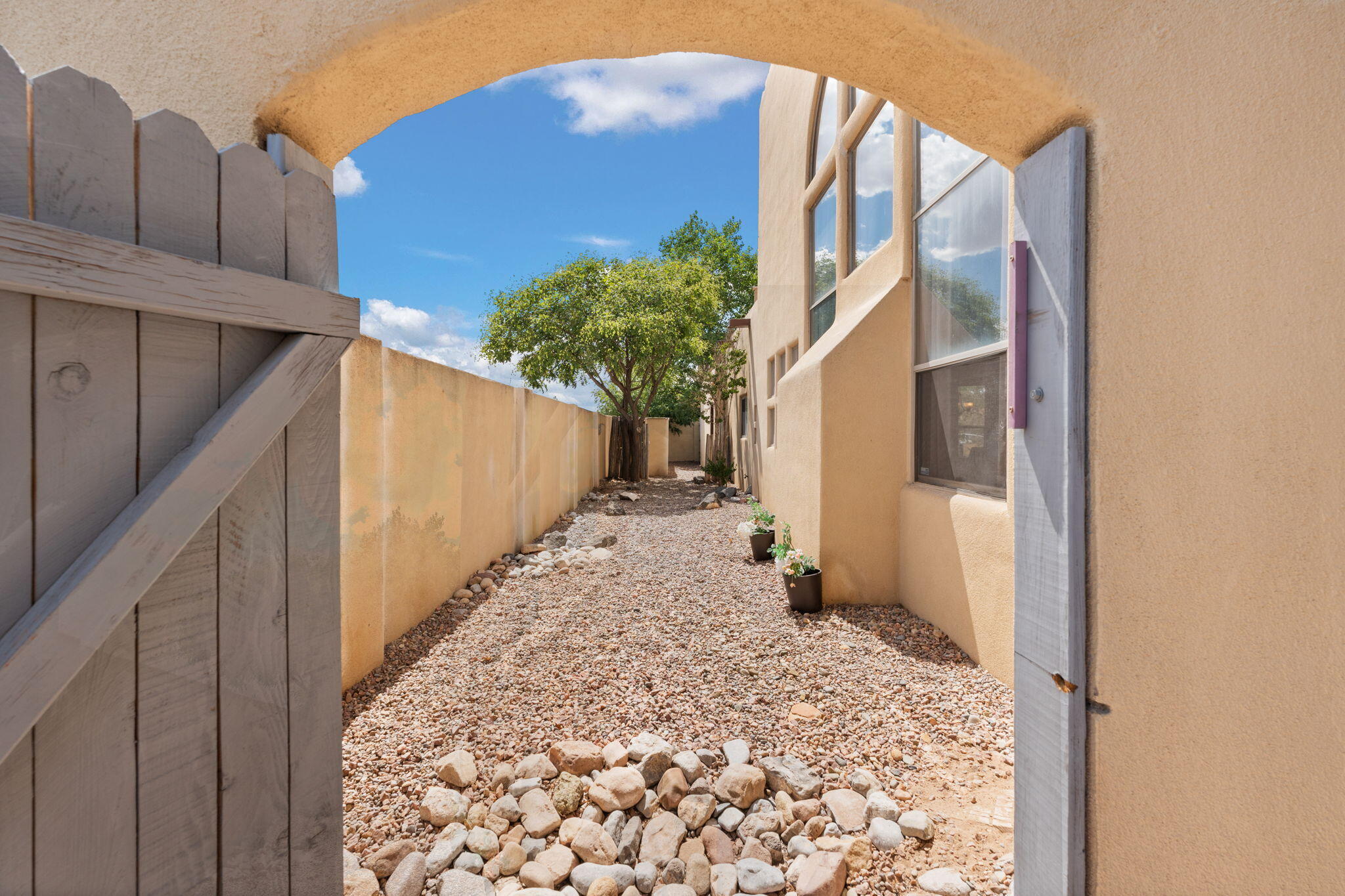 6012 Cardigan Court NW