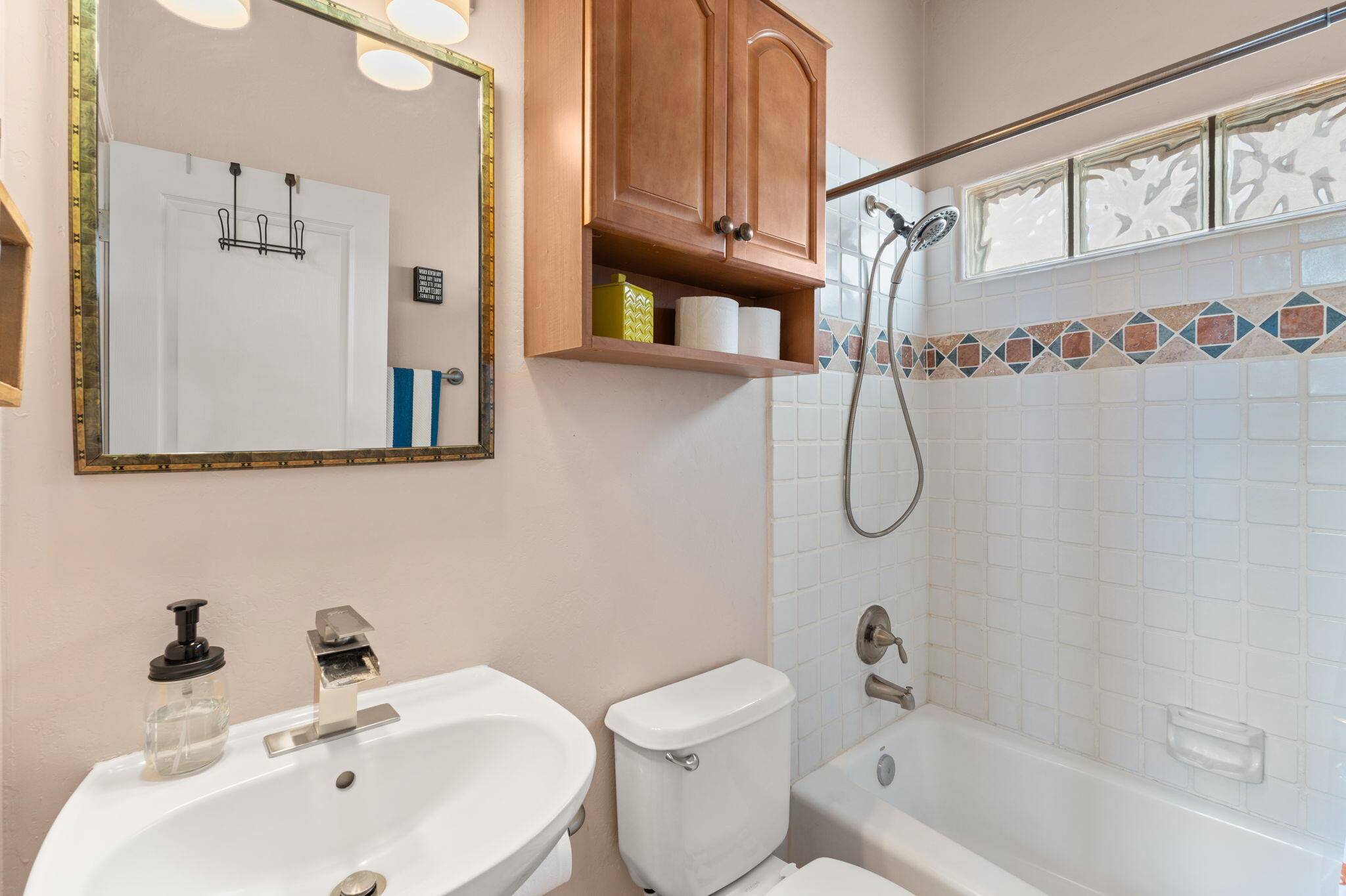 6012 Cardigan Court NW