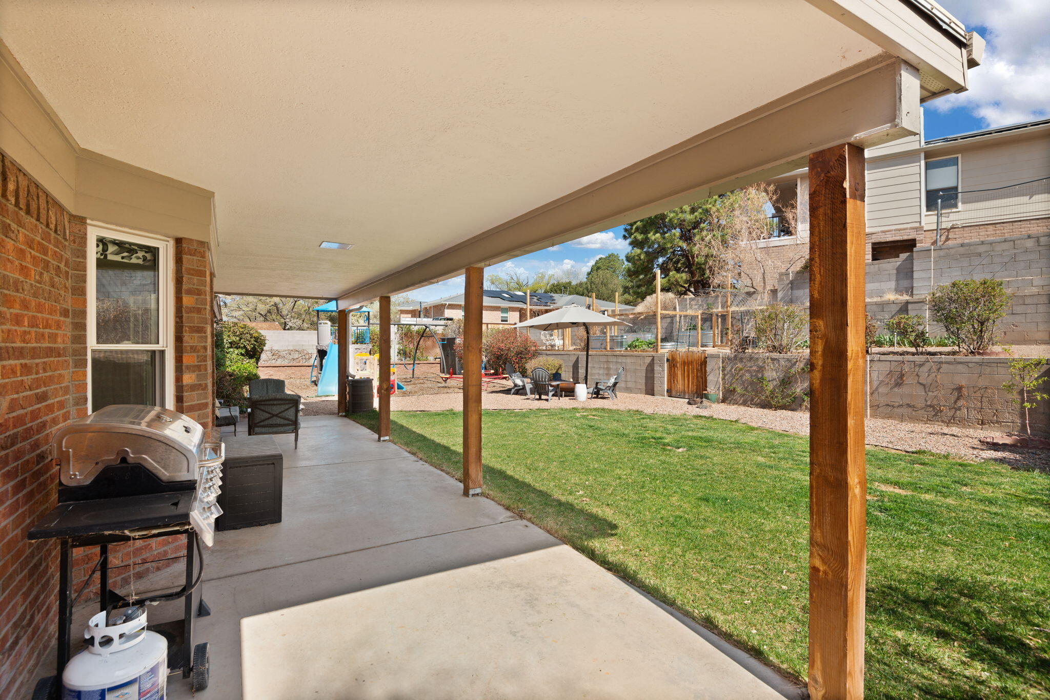 4008 CAMINO DE LA SIERRA NE