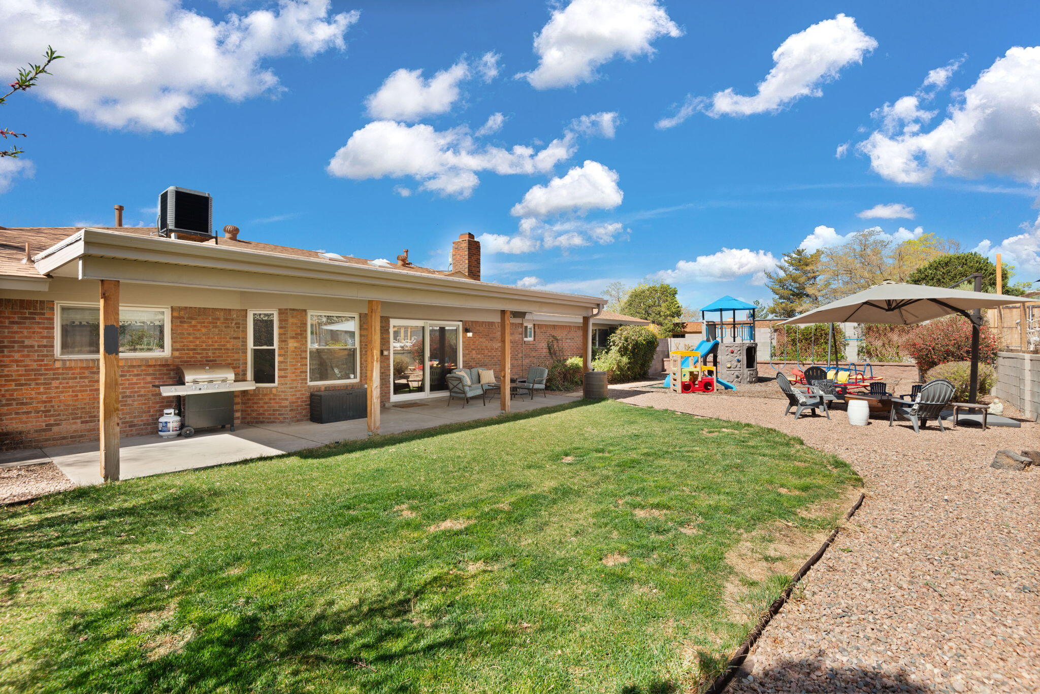 4008 CAMINO DE LA SIERRA NE
