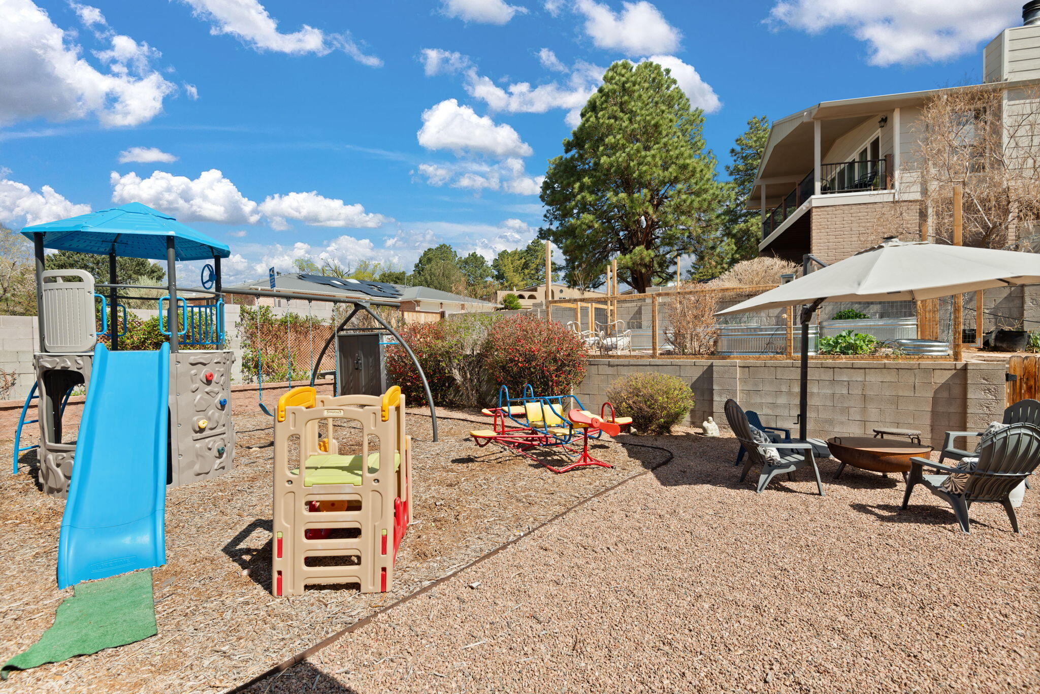 4008 CAMINO DE LA SIERRA NE