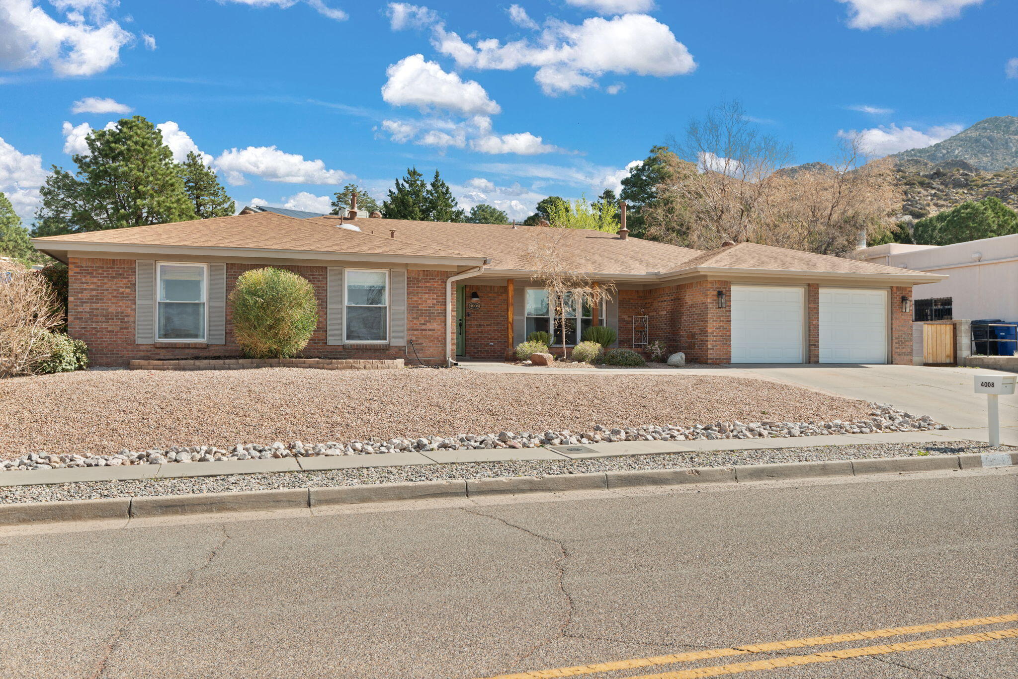 4008 CAMINO DE LA SIERRA NE