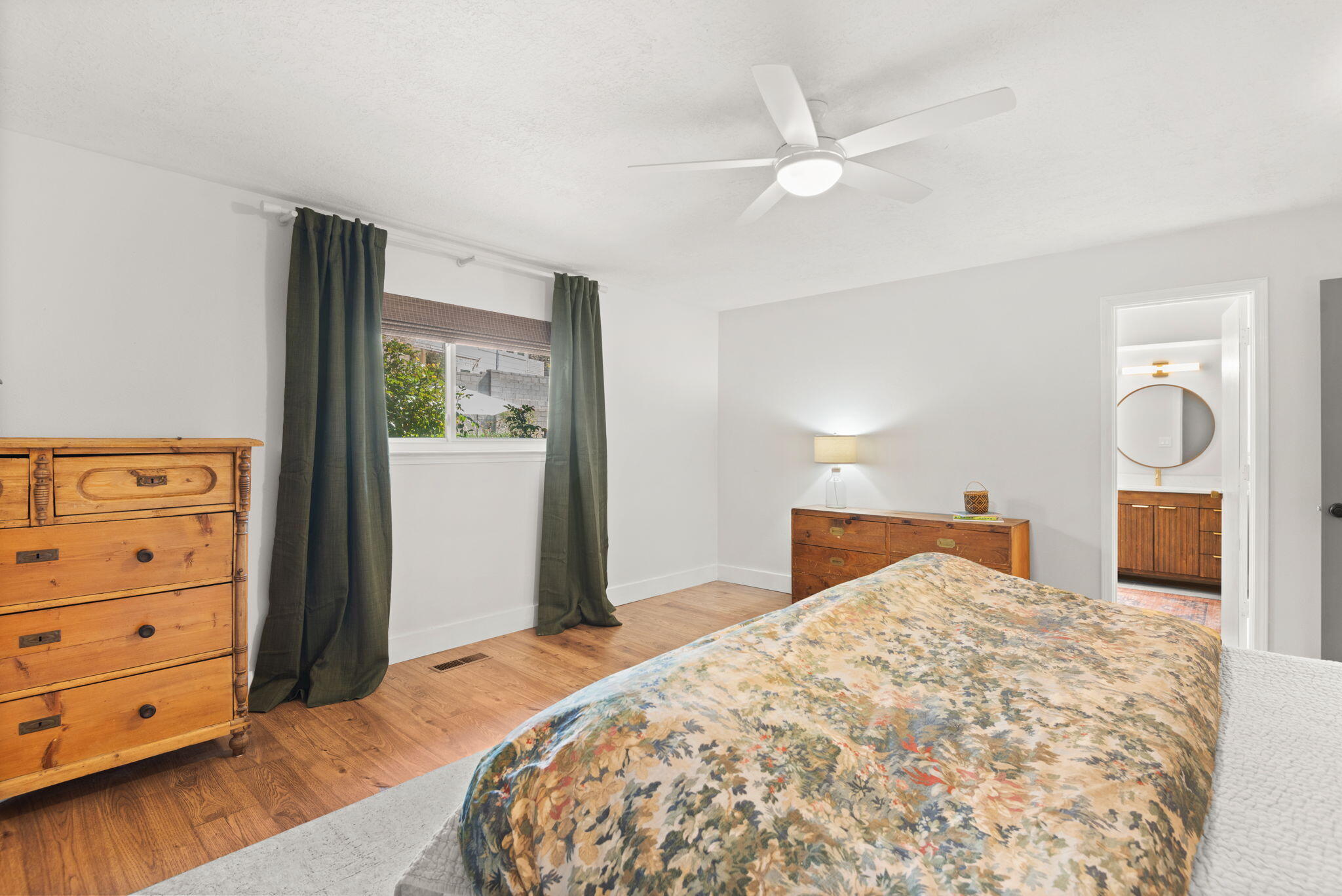 4008 CAMINO DE LA SIERRA NE