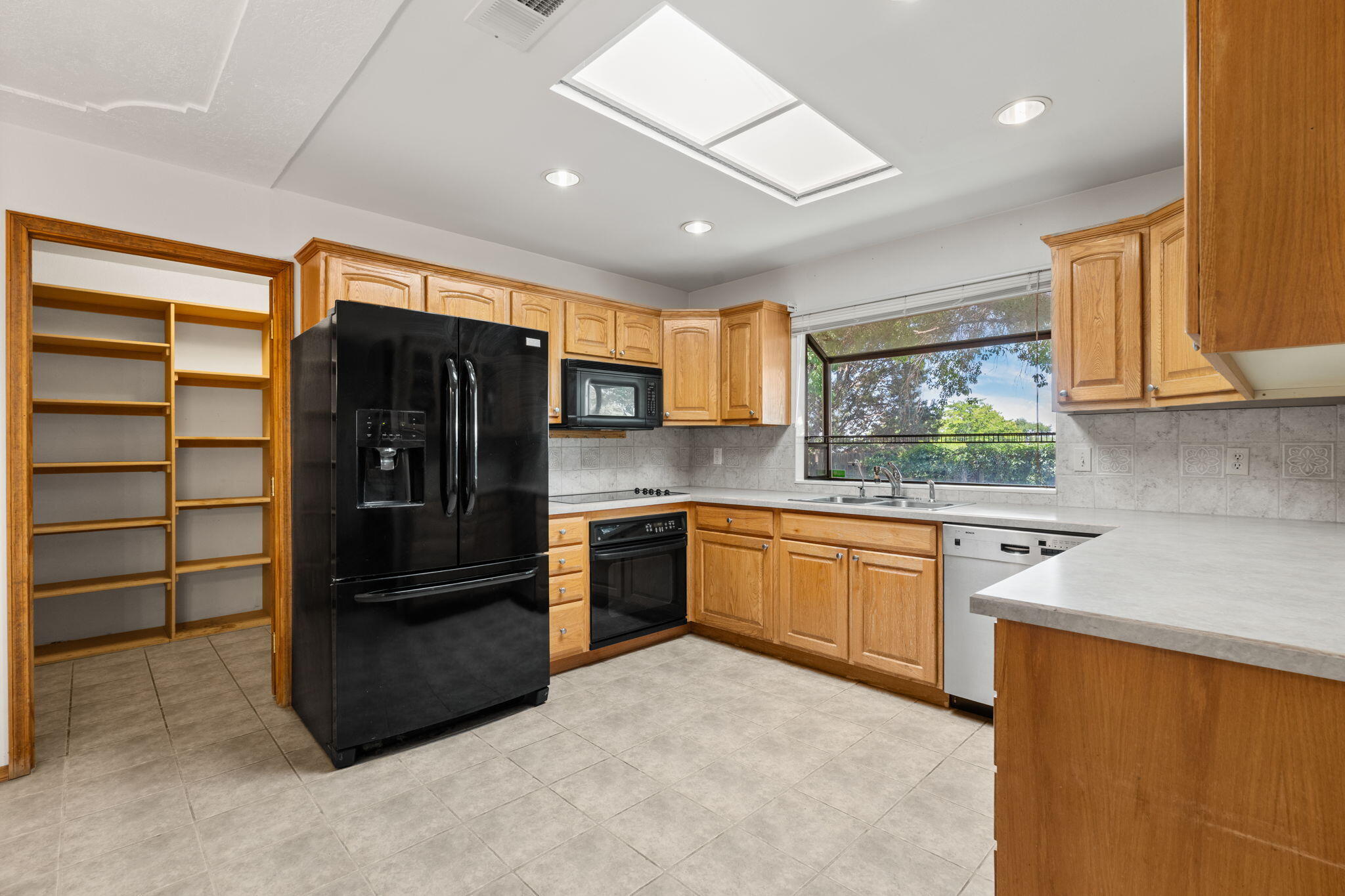 7401 VOLUNTEER Street NE