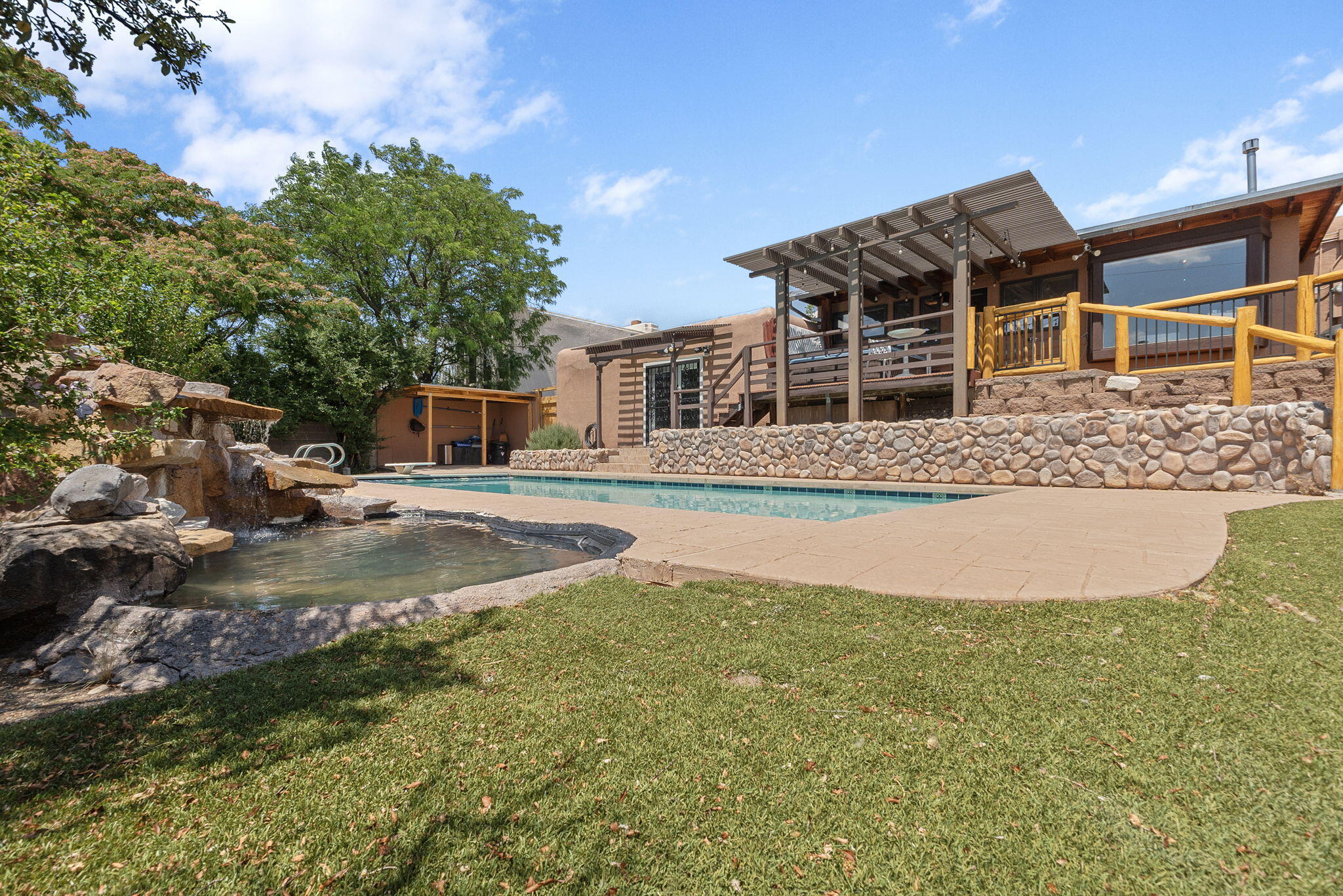 3305 EMBUDITO Drive NE