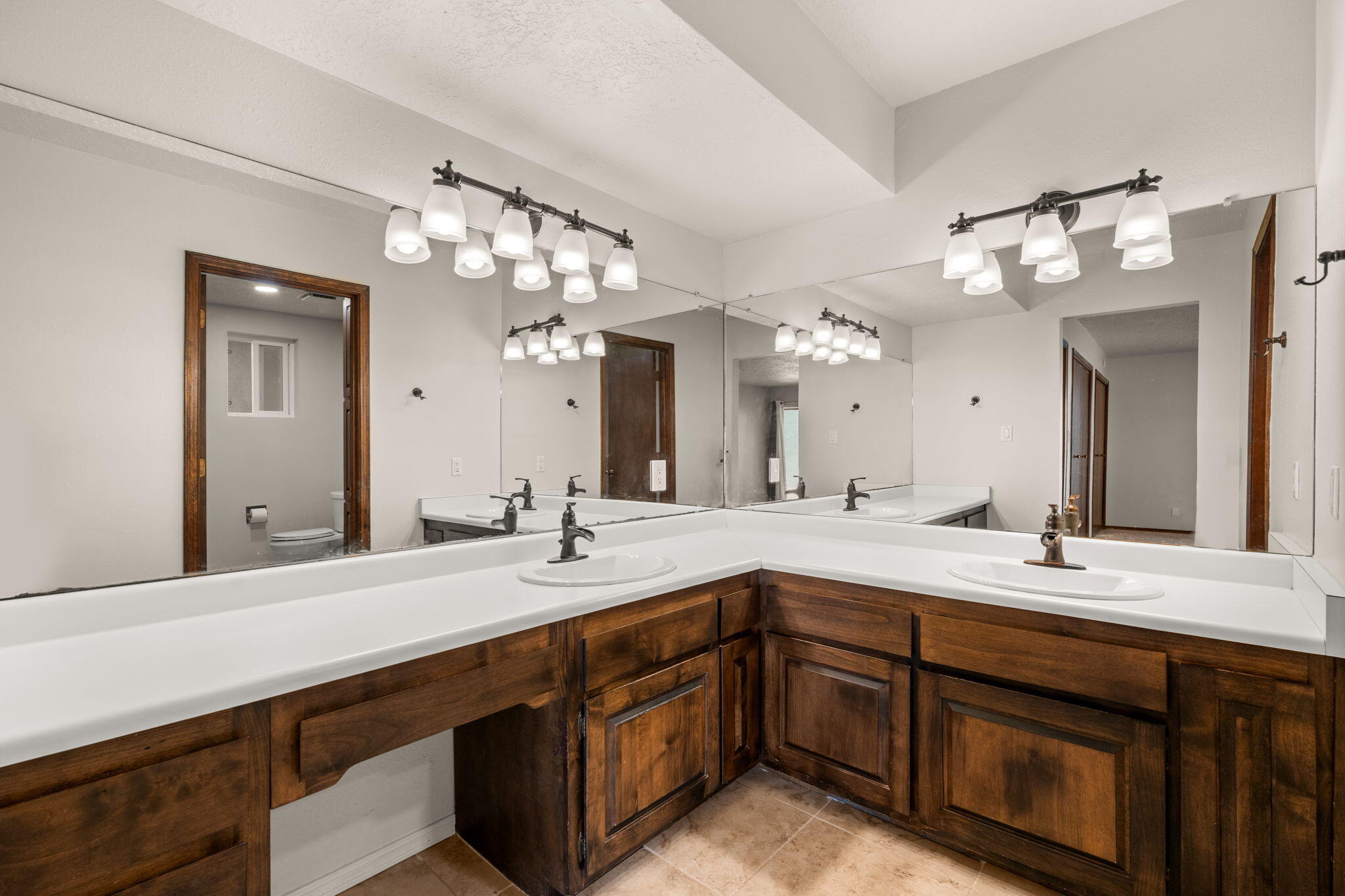 3108 DALLAS Street NE