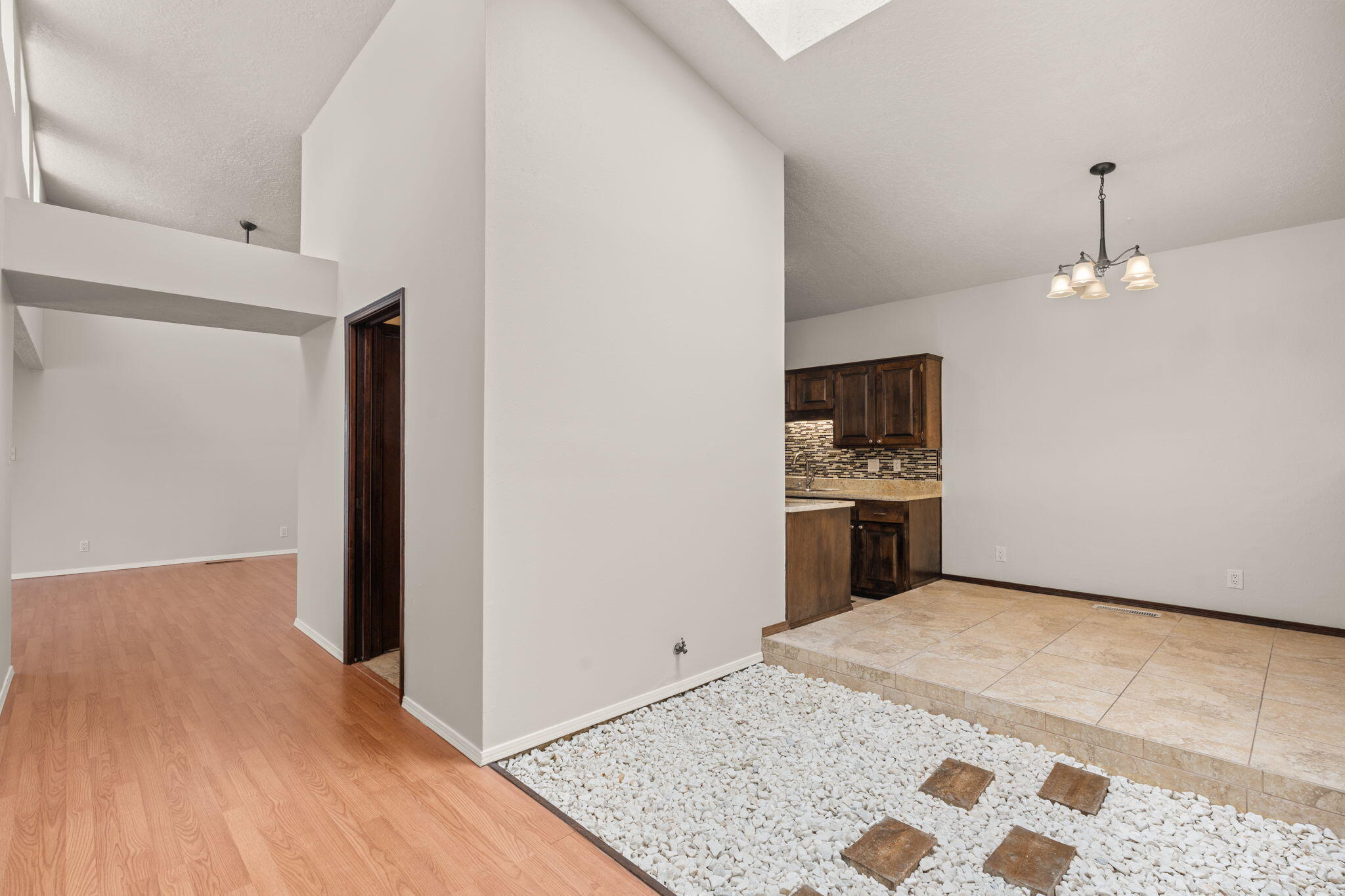 3108 DALLAS Street NE