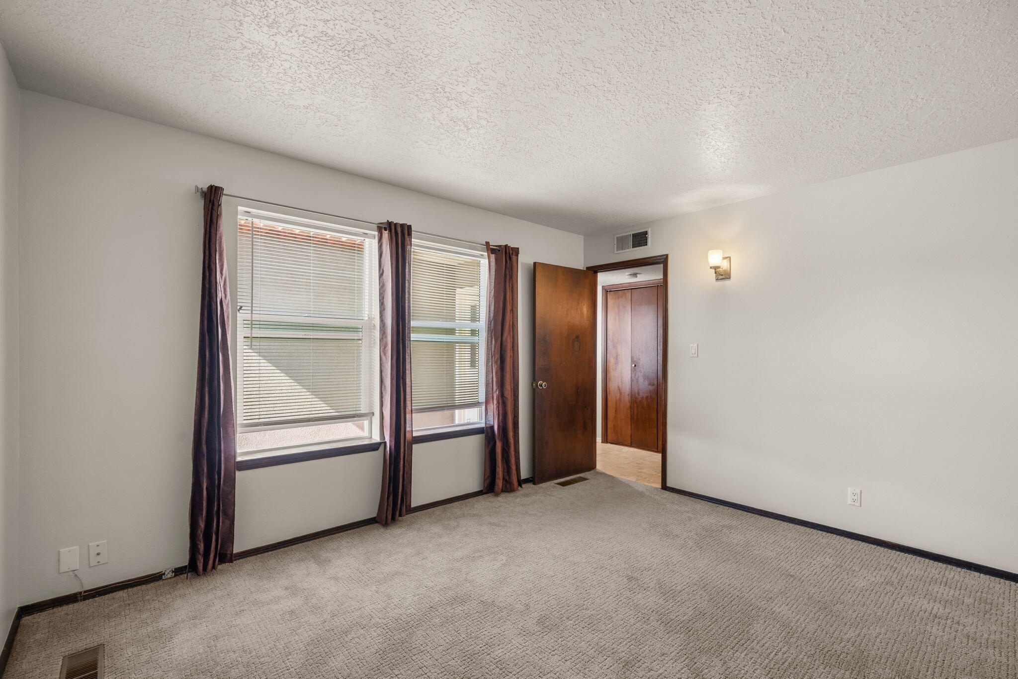 3108 DALLAS Street NE