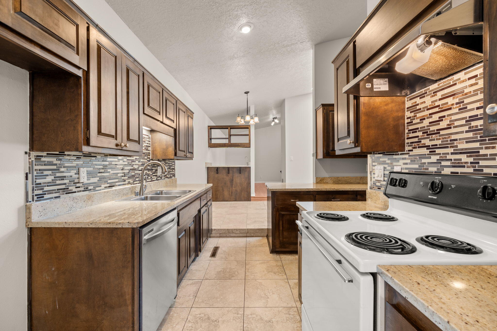 3108 DALLAS Street NE