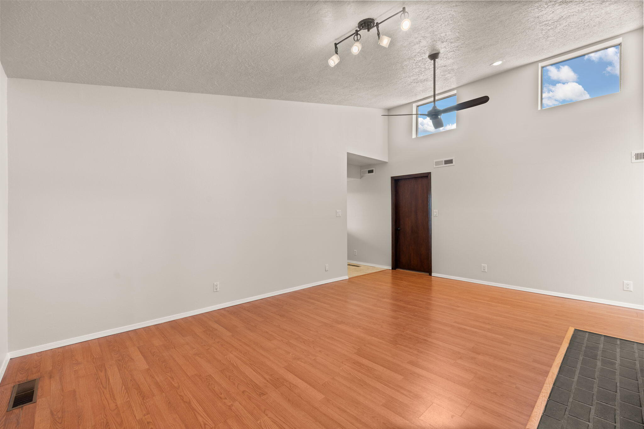 3108 DALLAS Street NE