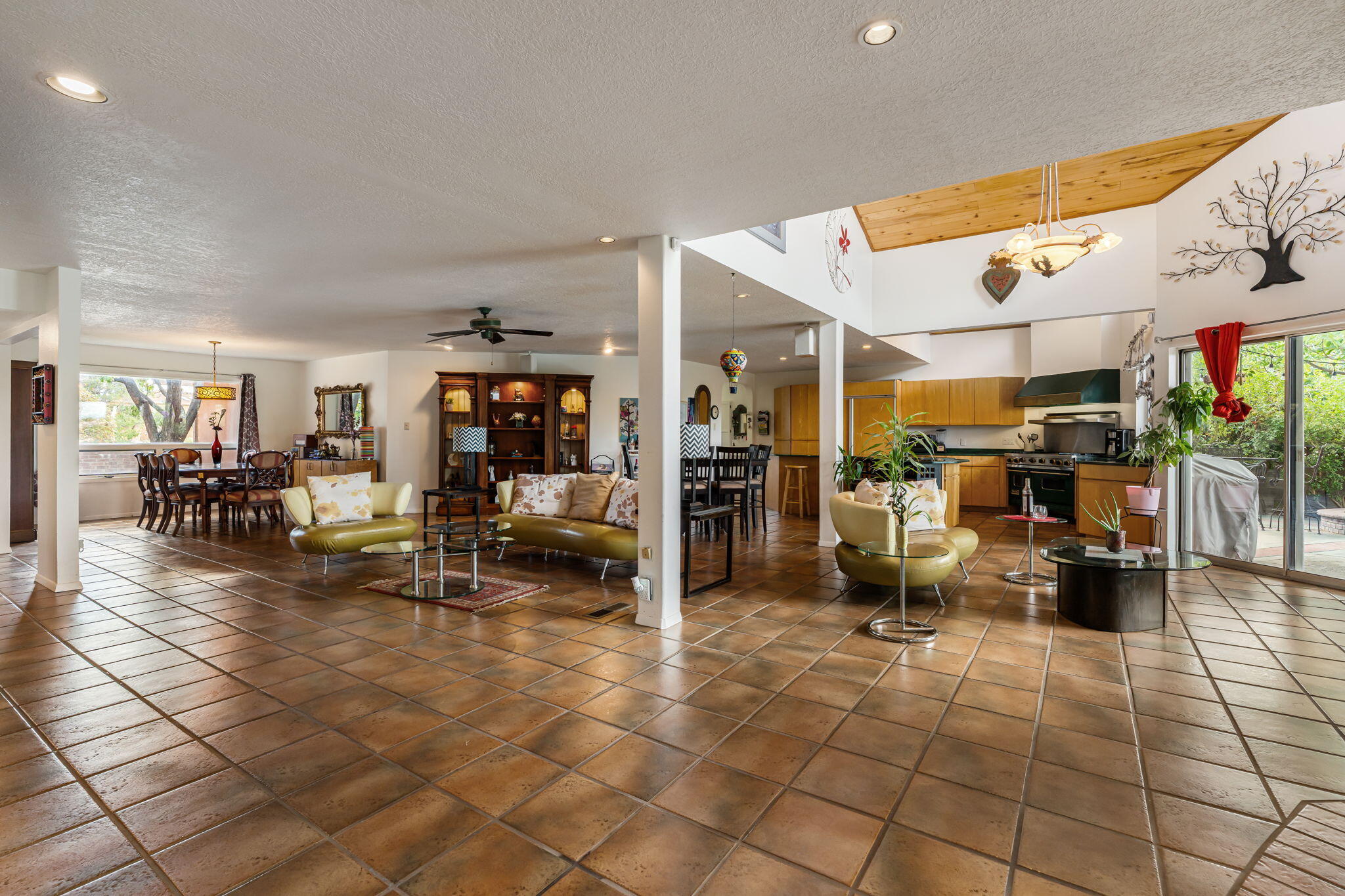 5001 JUSTIN Drive NW